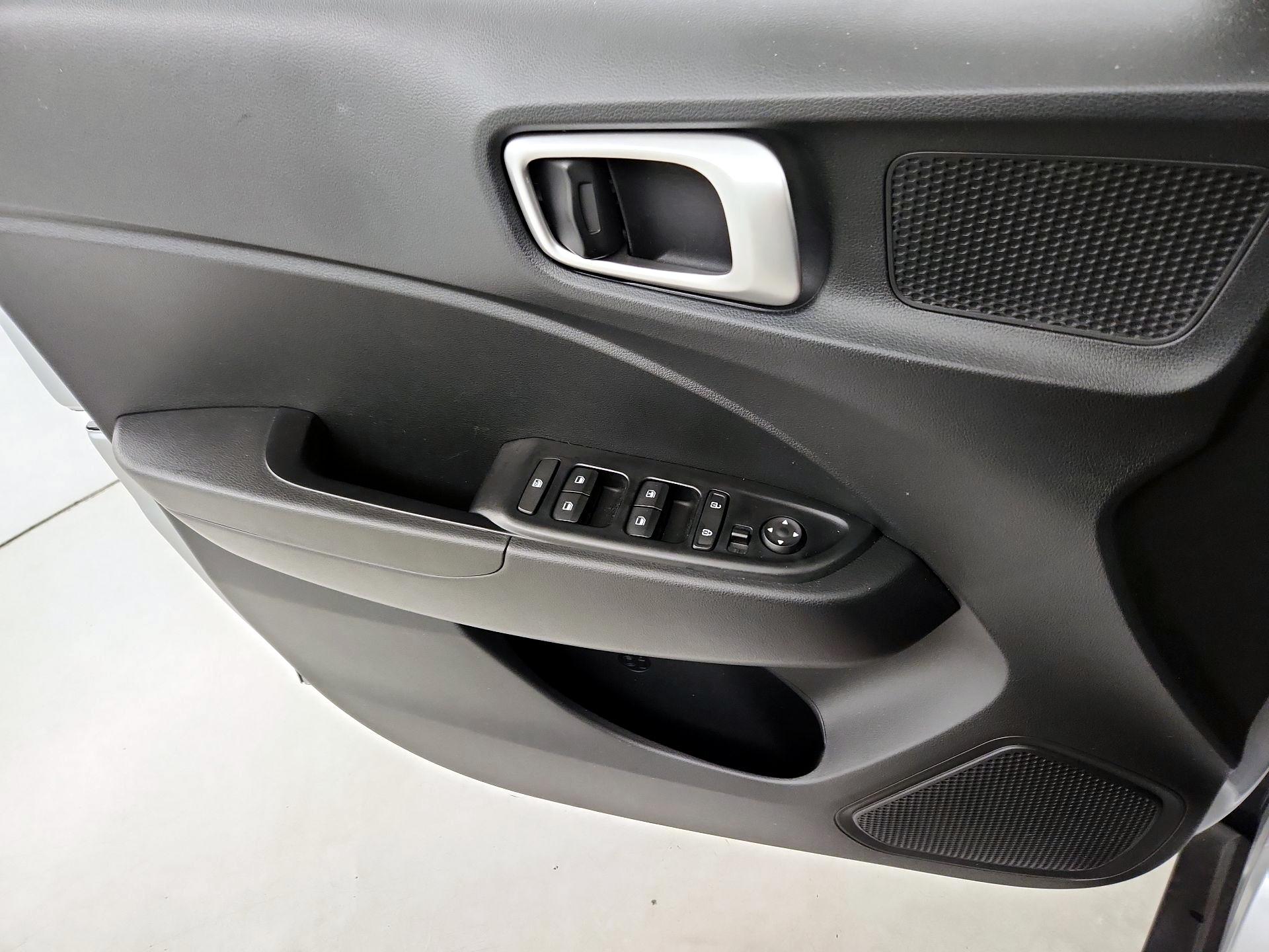 Thumbnail: 2023 Hyundai Venue - 12