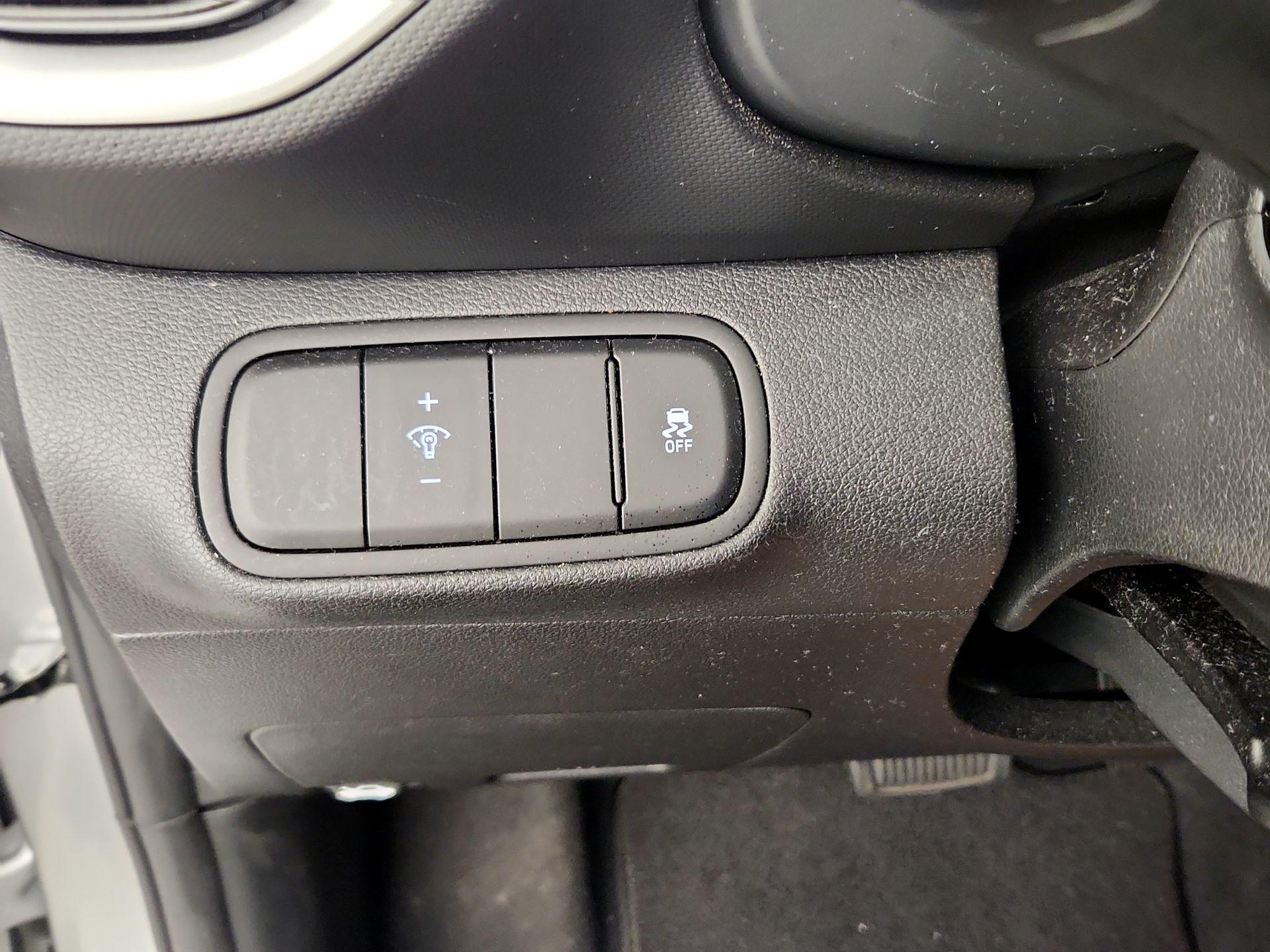 Thumbnail: 2023 Hyundai Venue - 13