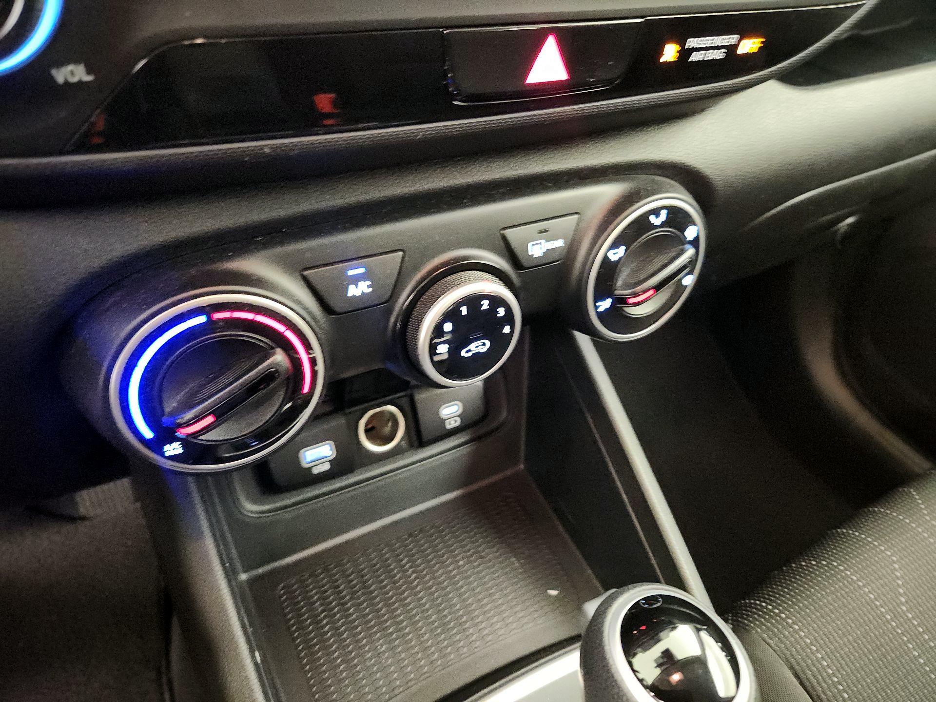 Thumbnail: 2023 Hyundai Venue - 16