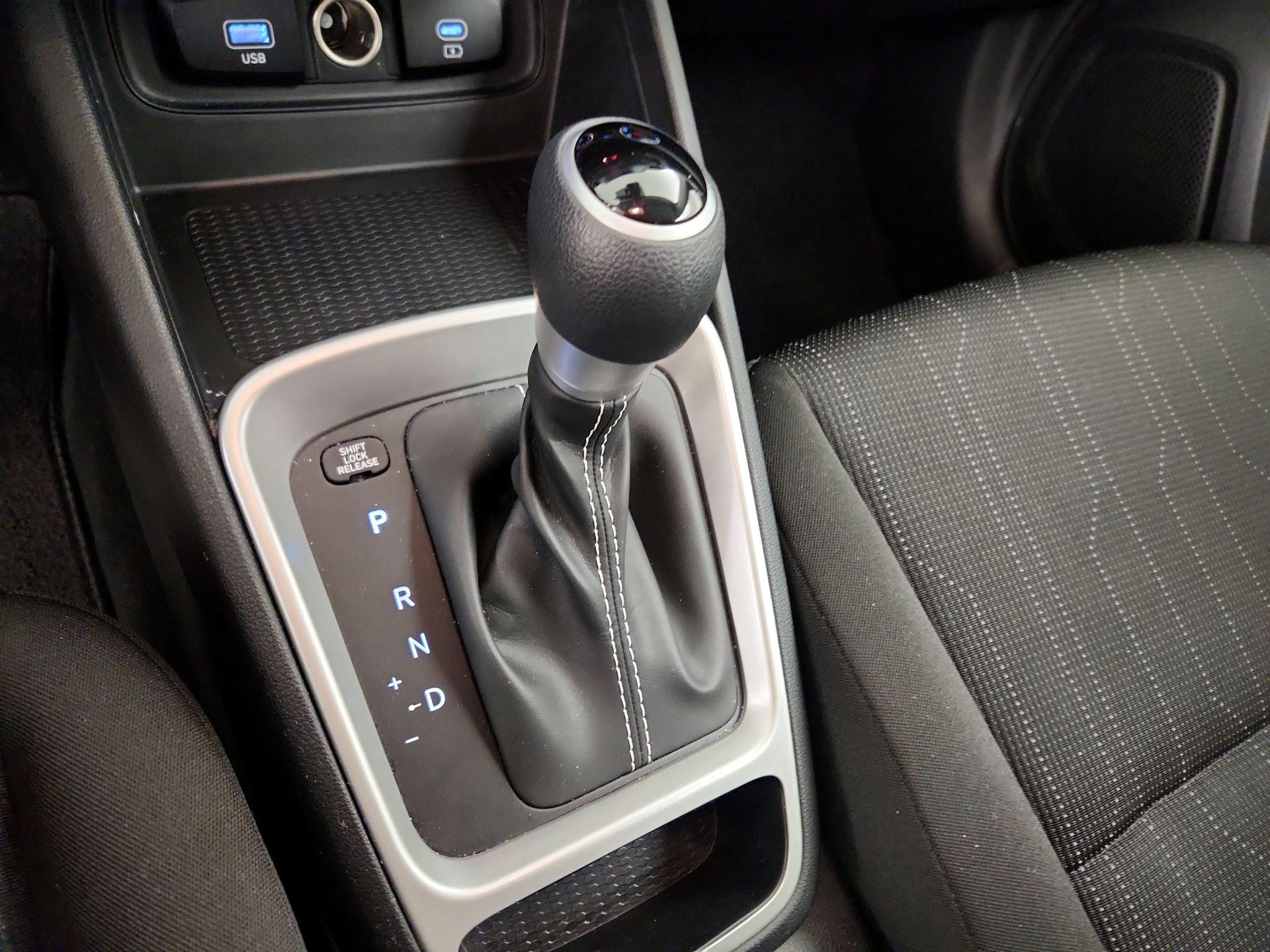 Thumbnail: 2023 Hyundai Venue - 17