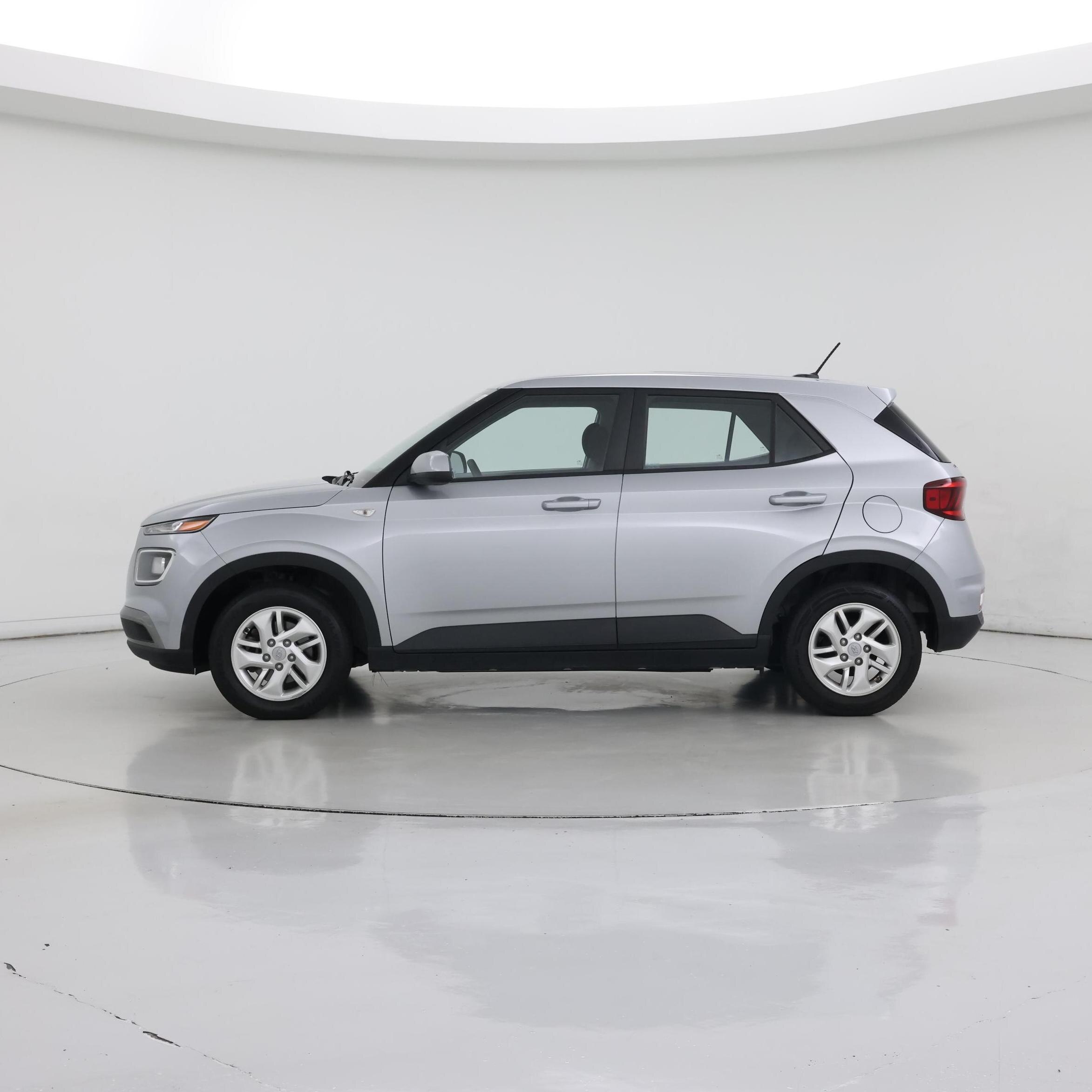 Thumbnail: 2023 Hyundai Venue - 3