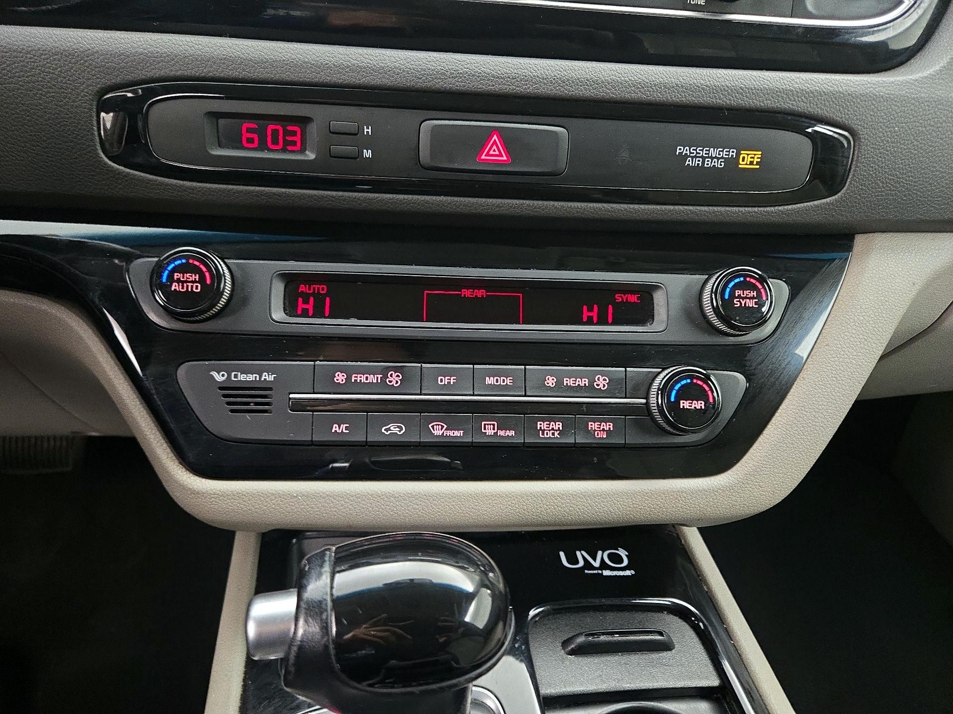 Thumbnail: 2015 Kia Sedona - 16