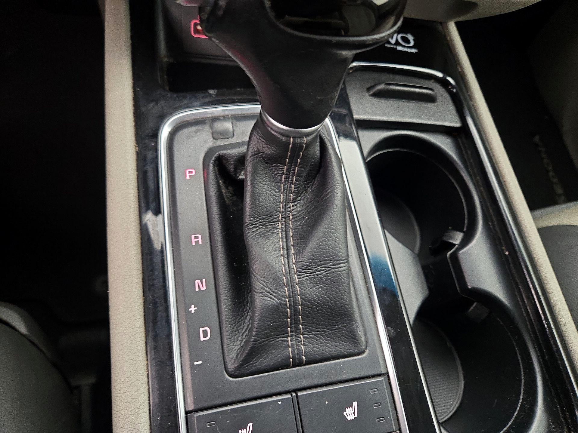 Thumbnail: 2015 Kia Sedona - 17