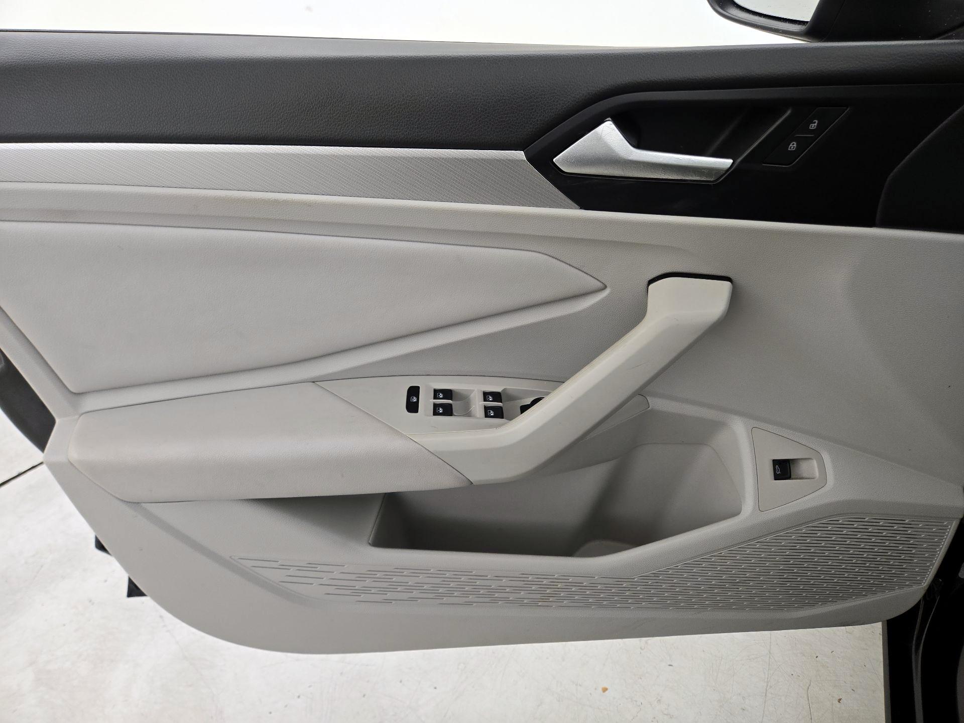 Thumbnail: 2019 Volkswagen Jetta - 12