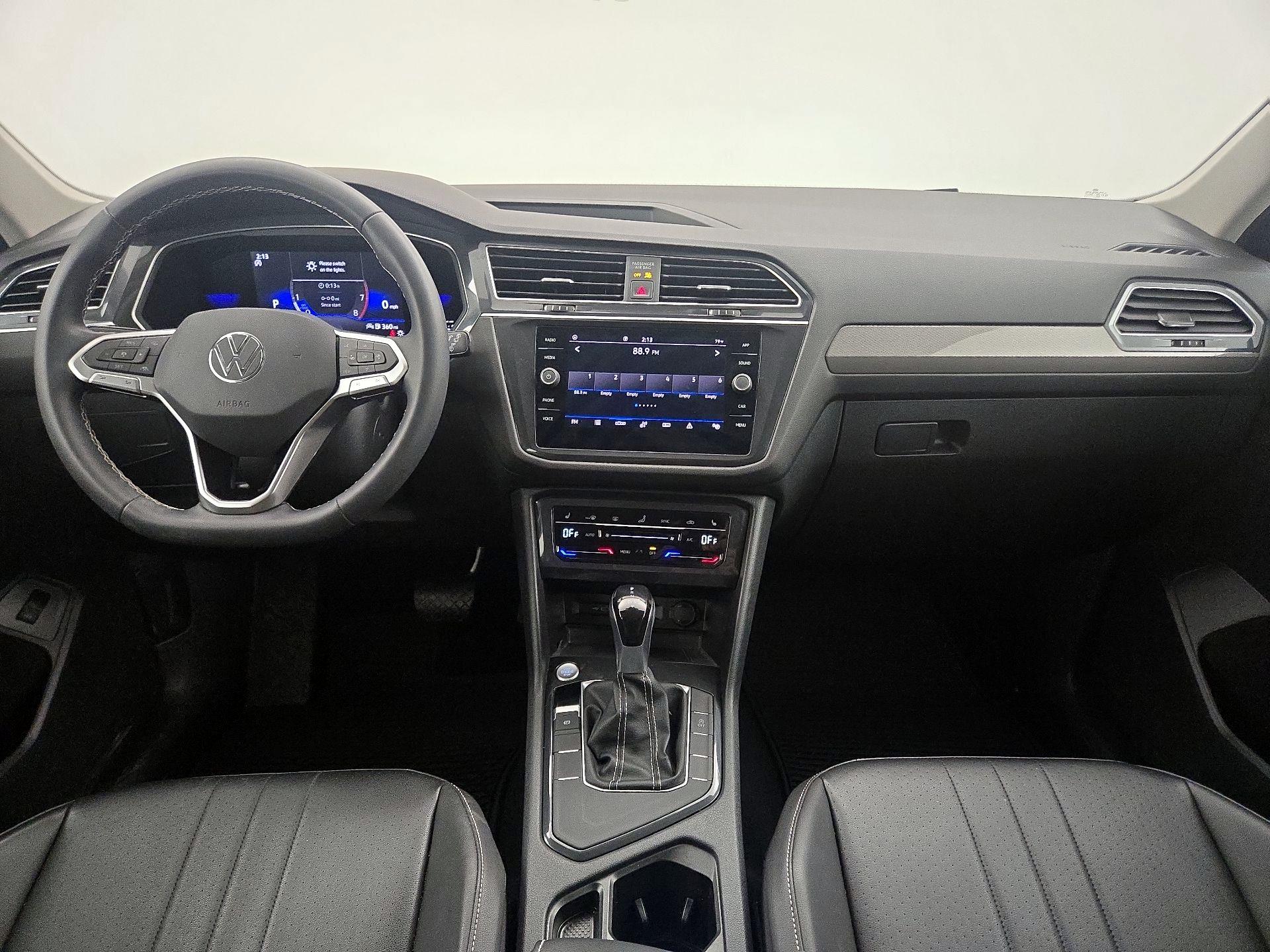 Thumbnail: 2022 Volkswagen Tiguan - 9