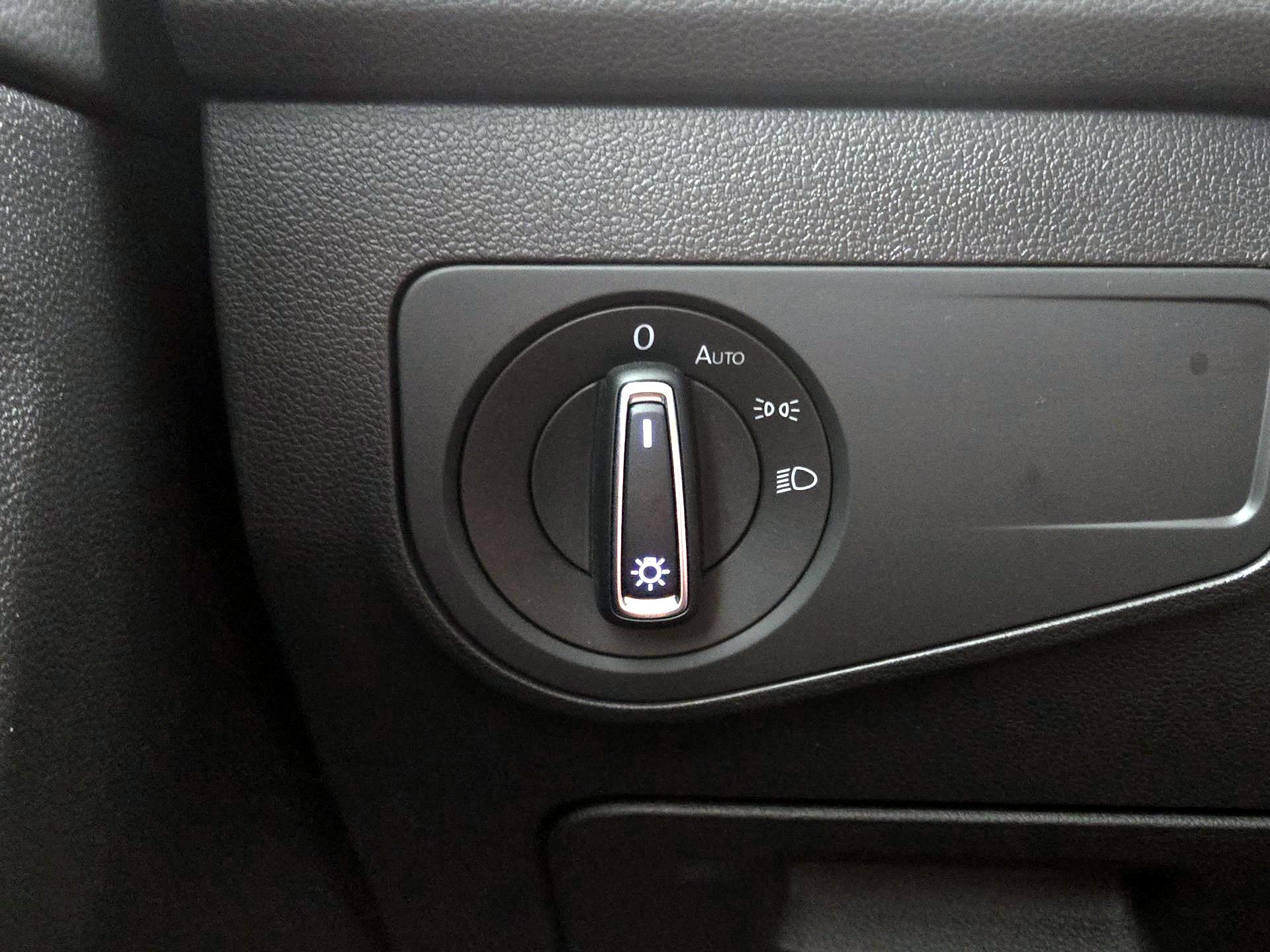 Thumbnail: 2022 Volkswagen Tiguan - 13