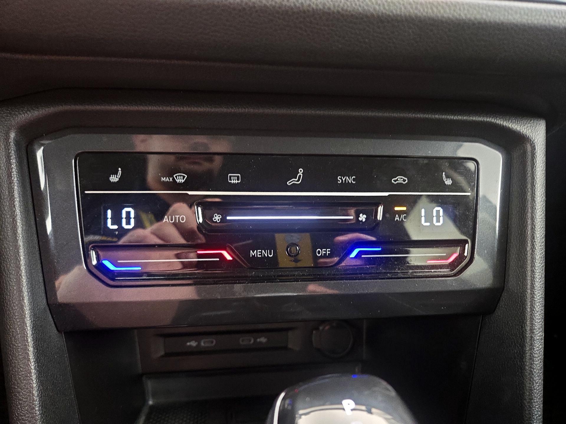 Thumbnail: 2022 Volkswagen Tiguan - 16