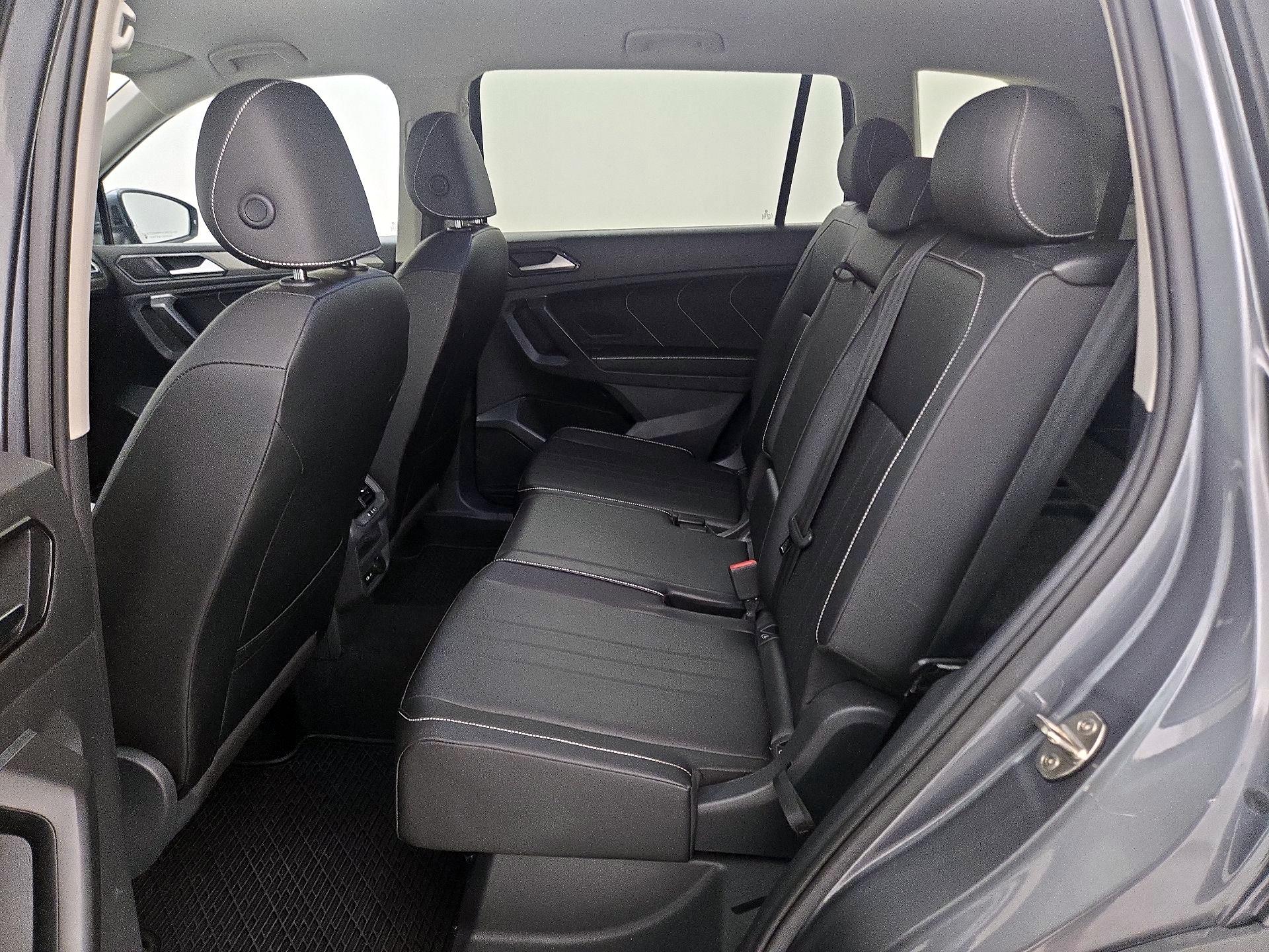 Thumbnail: 2022 Volkswagen Tiguan - 19