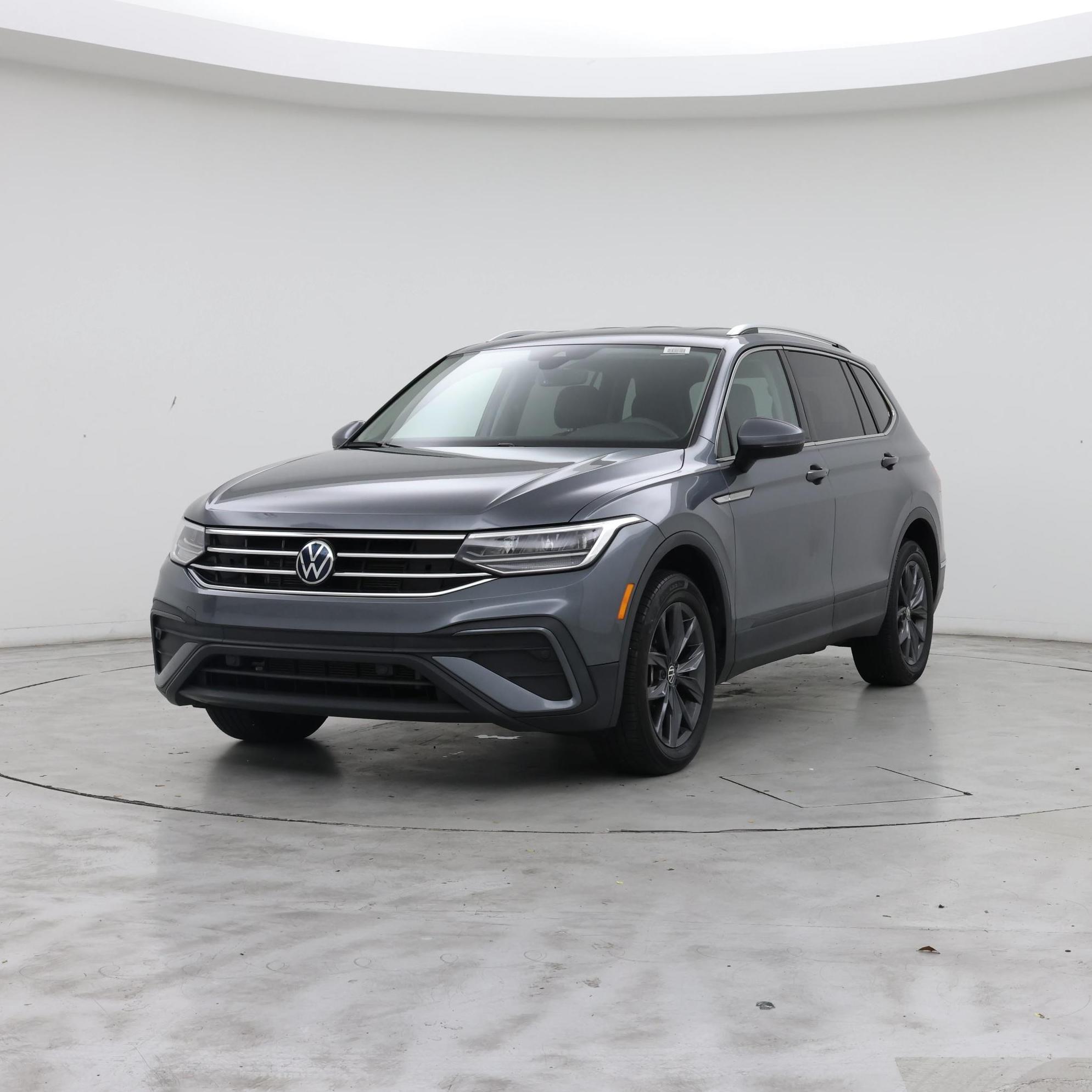 Thumbnail: 2022 Volkswagen Tiguan - 4