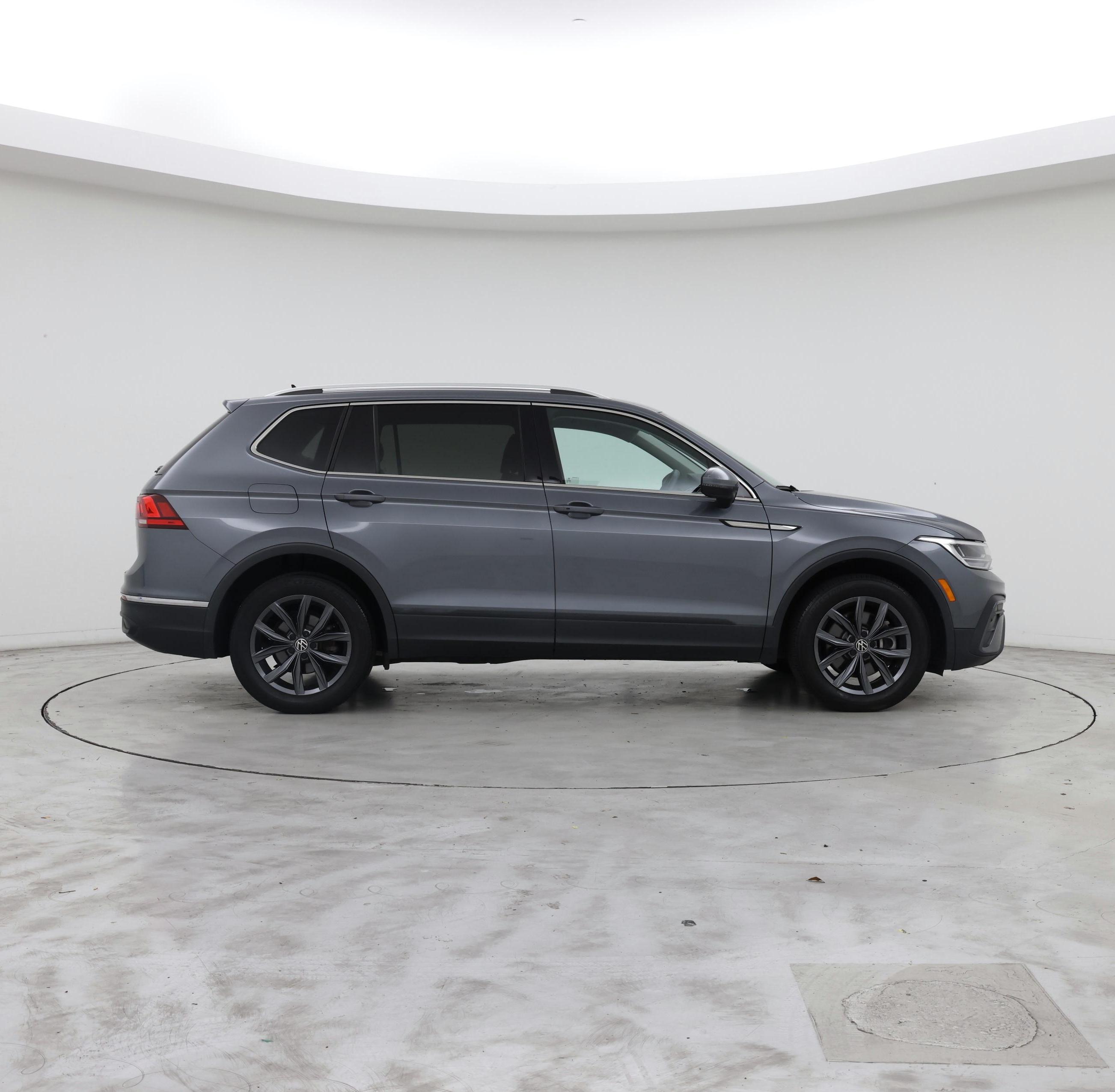 Thumbnail: 2022 Volkswagen Tiguan - 7