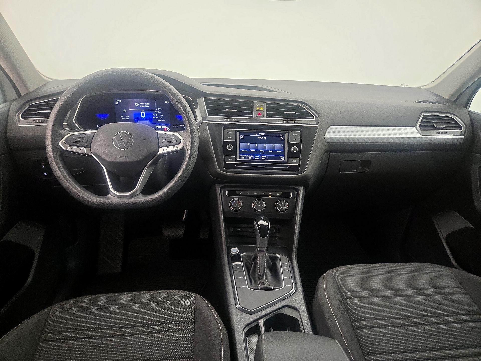 Thumbnail: 2023 Volkswagen Tiguan - 9