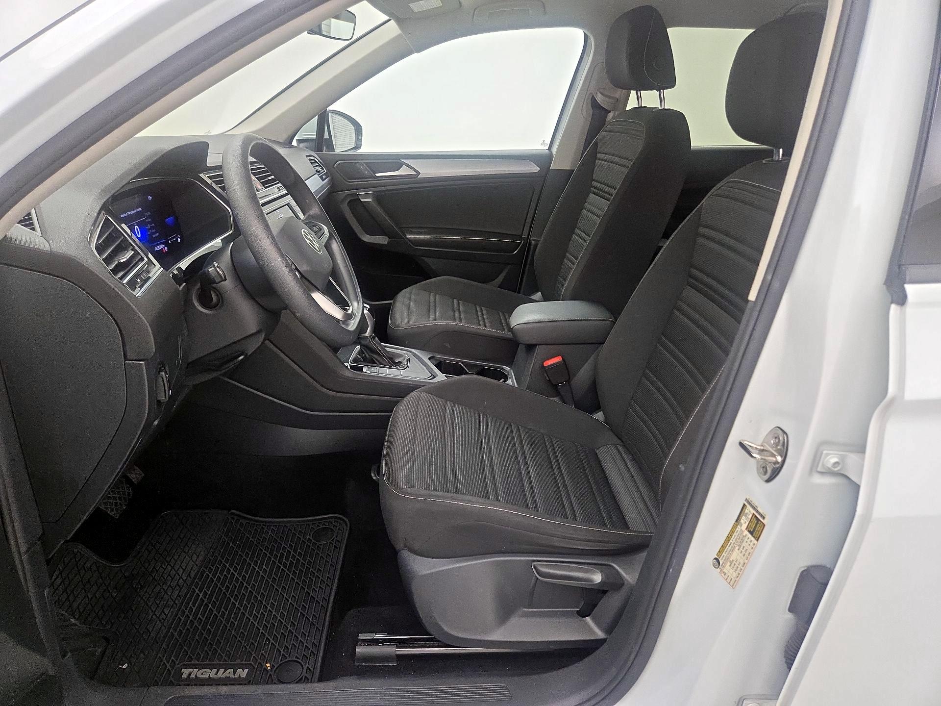 Thumbnail: 2023 Volkswagen Tiguan - 11