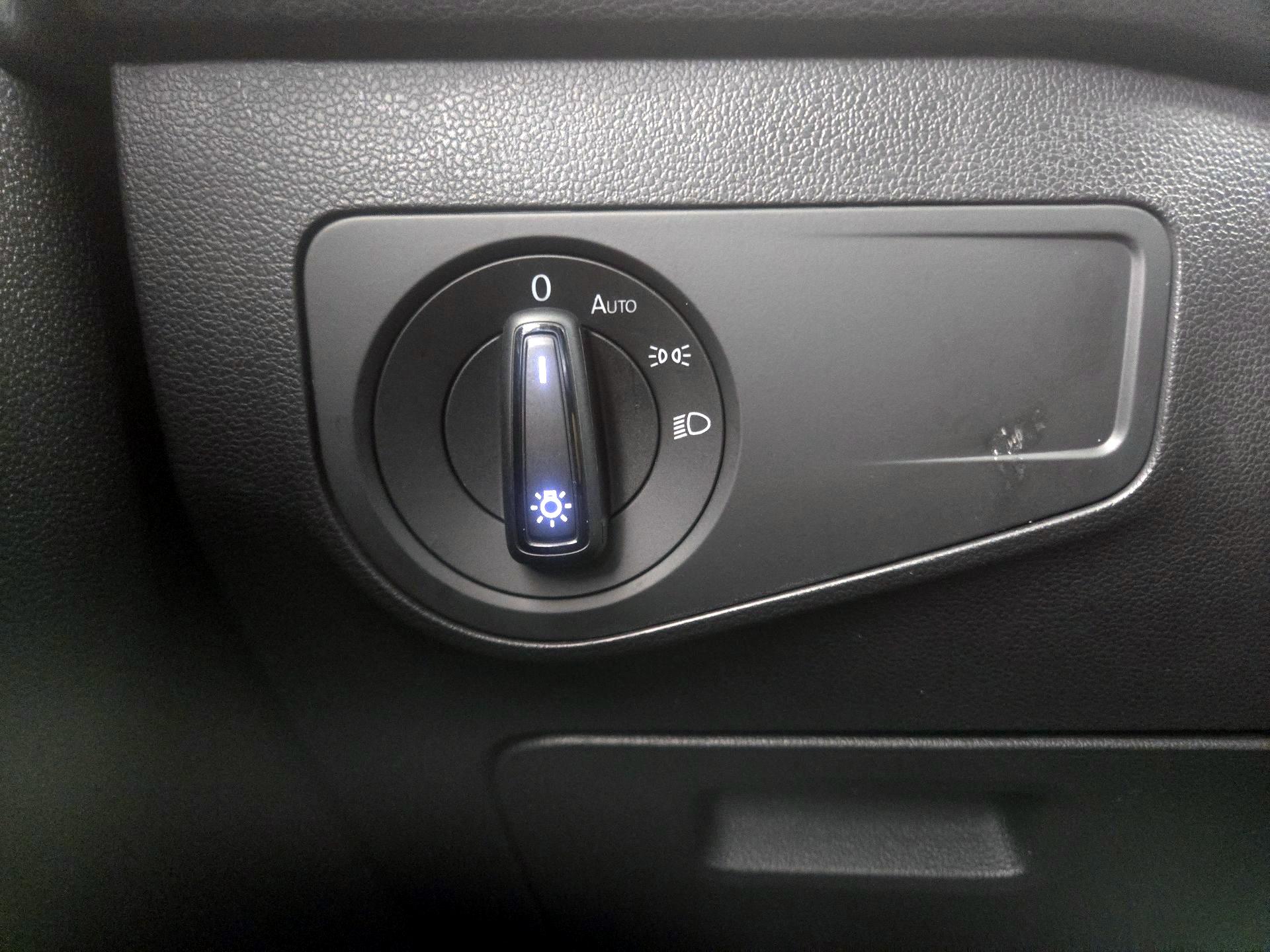 Thumbnail: 2023 Volkswagen Tiguan - 13