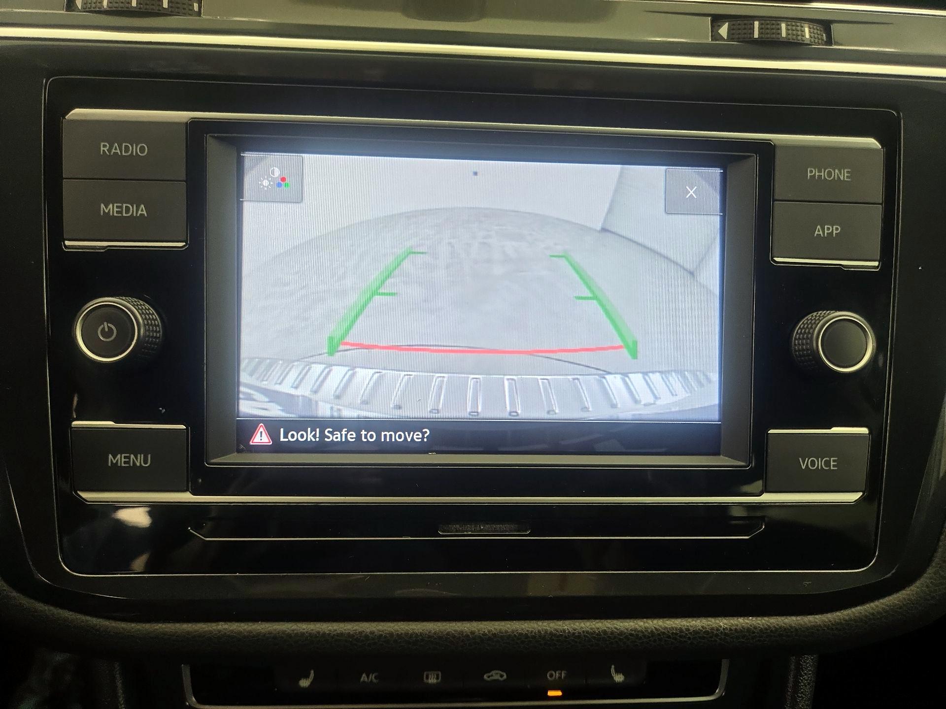 Thumbnail: 2023 Volkswagen Tiguan - 14