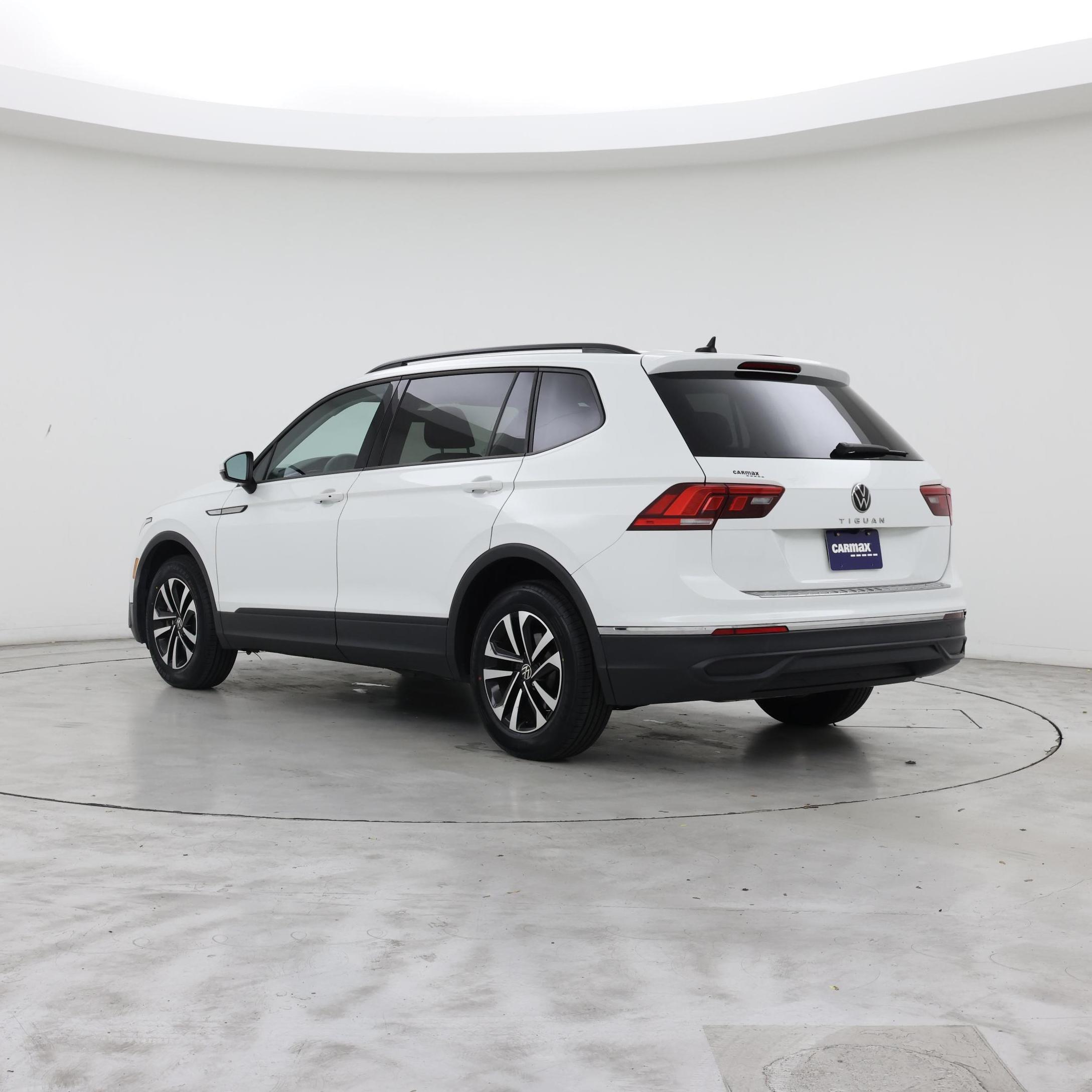 Thumbnail: 2023 Volkswagen Tiguan - 2