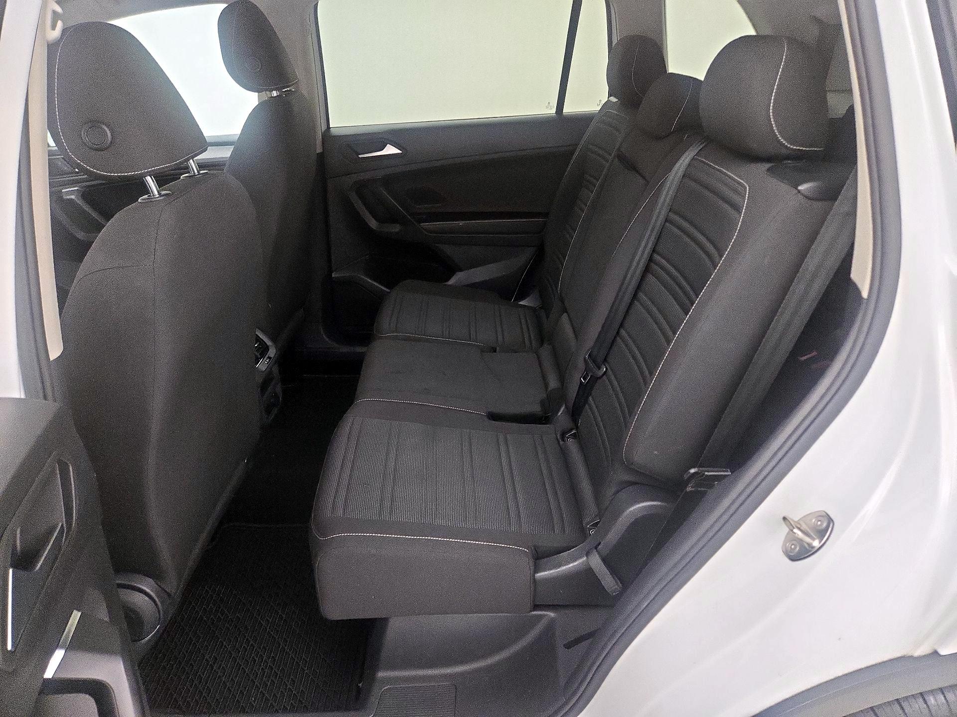 Thumbnail: 2023 Volkswagen Tiguan - 19