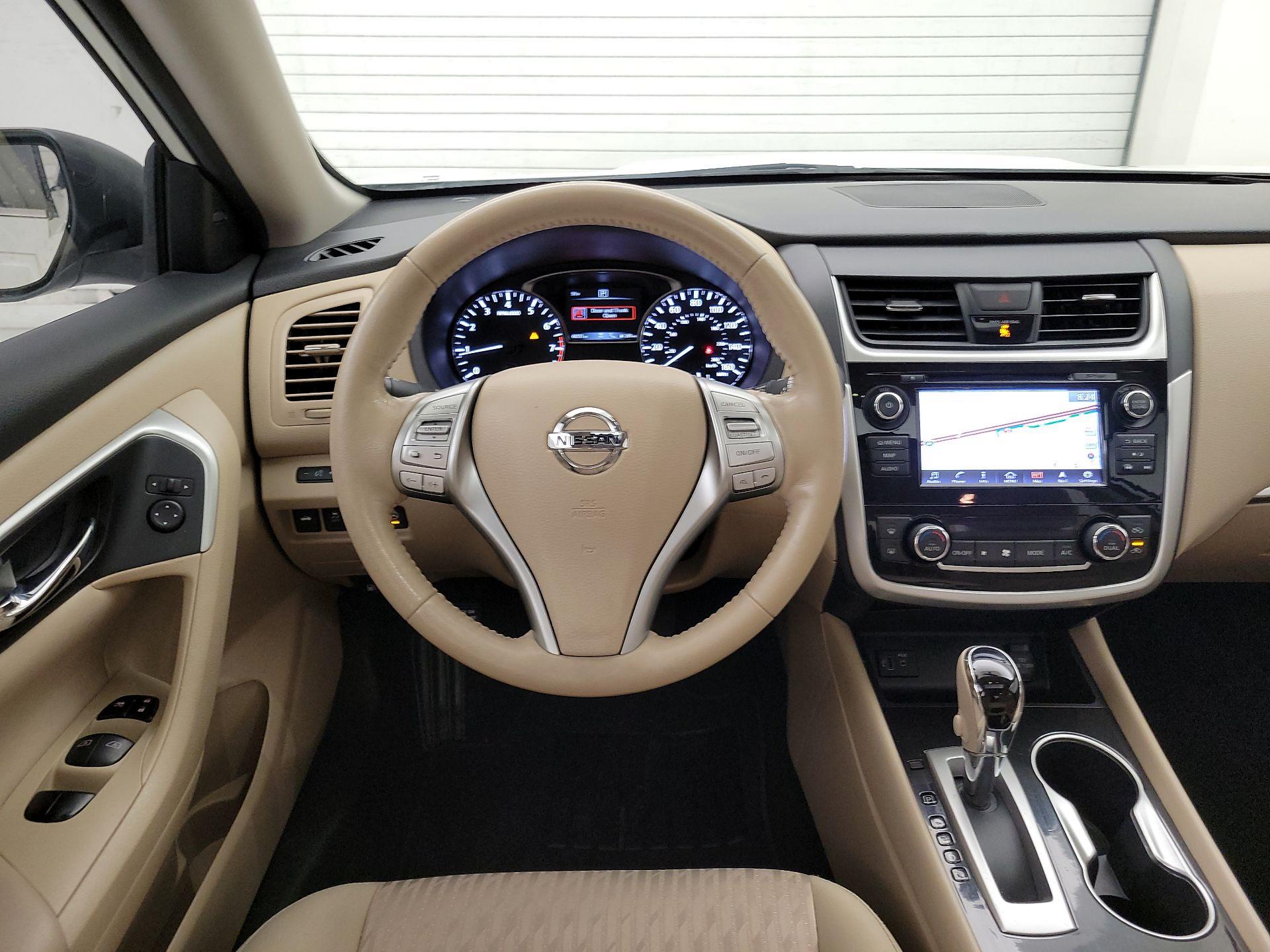 Thumbnail: 2018 Nissan Altima - 10