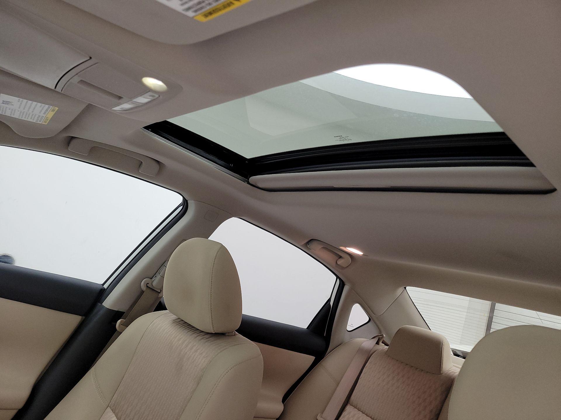 Thumbnail: 2018 Nissan Altima - 20