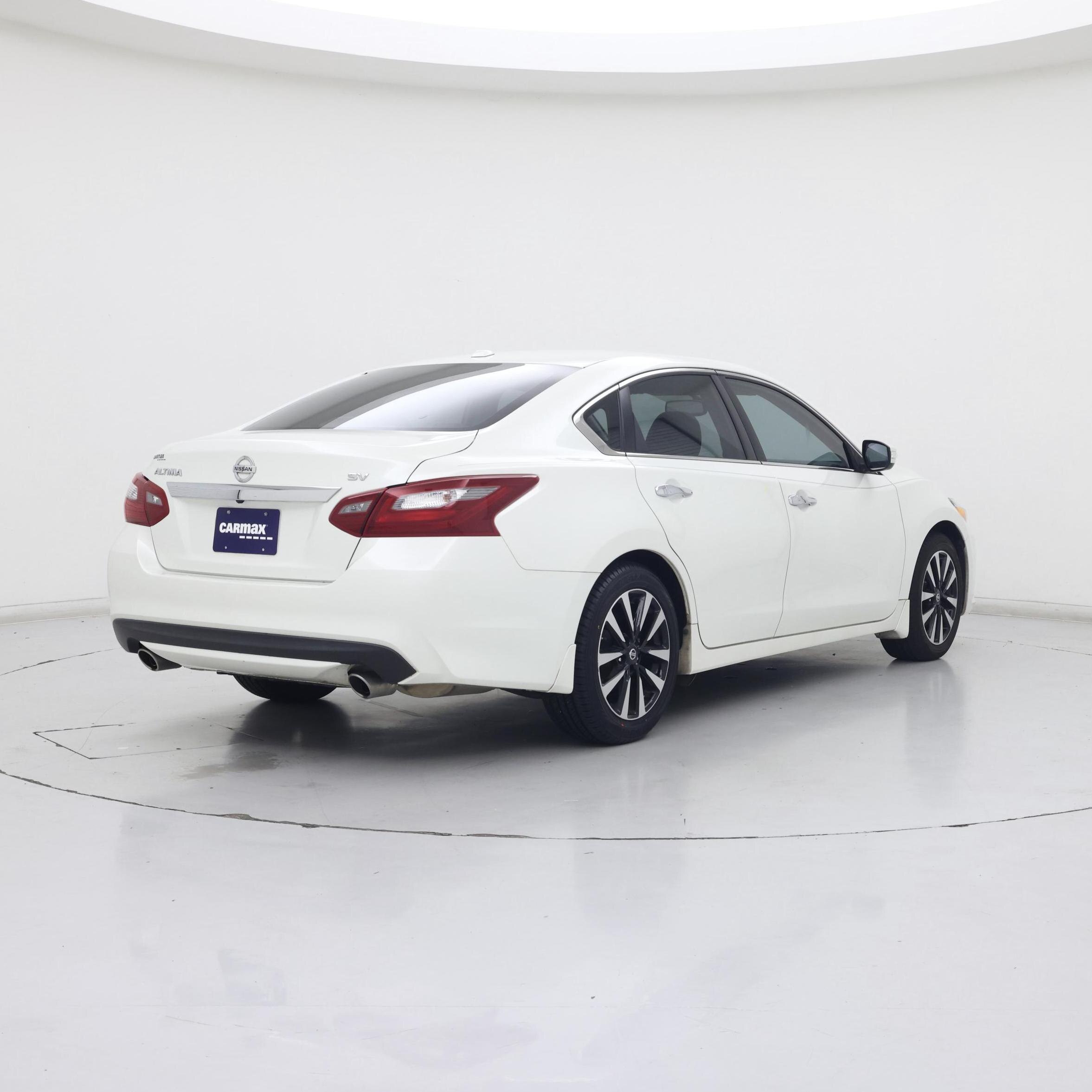 Thumbnail: 2018 Nissan Altima - 8