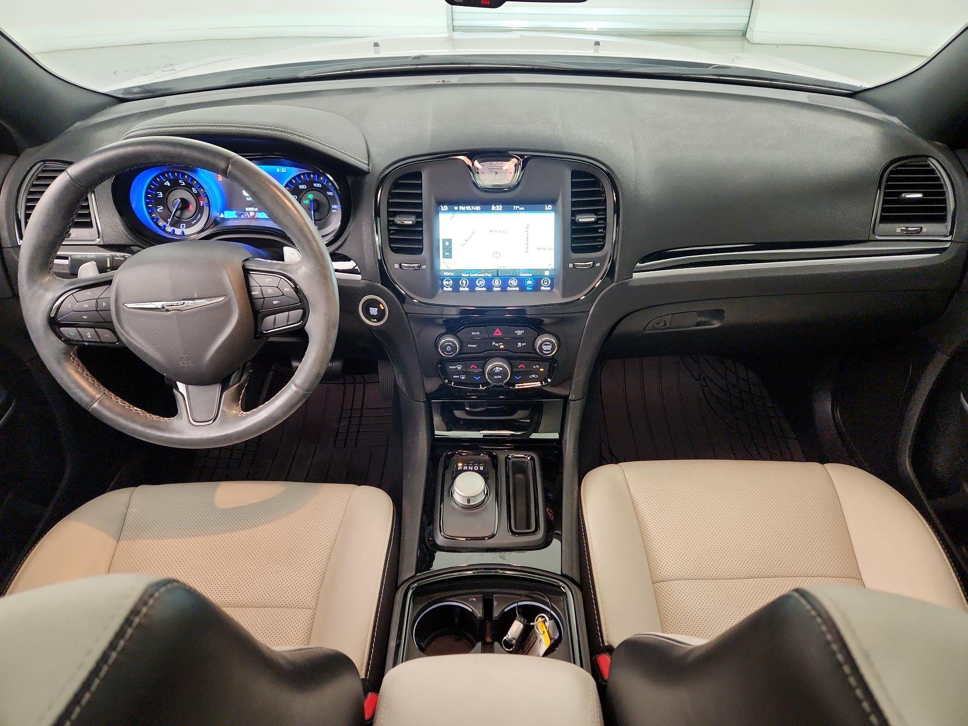 Thumbnail: 2019 Chrysler 300 - 9