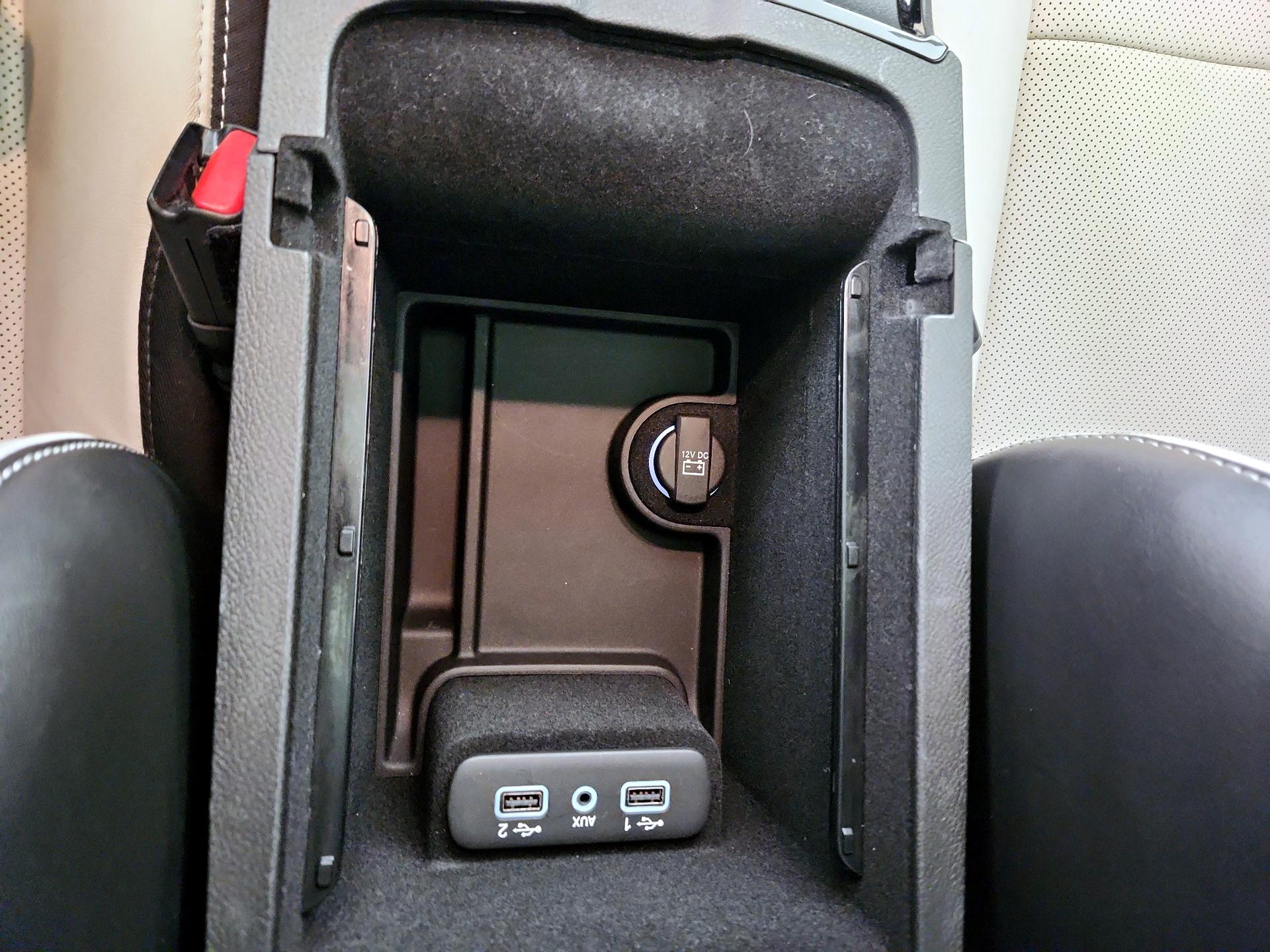 Thumbnail: 2019 Chrysler 300 - 19