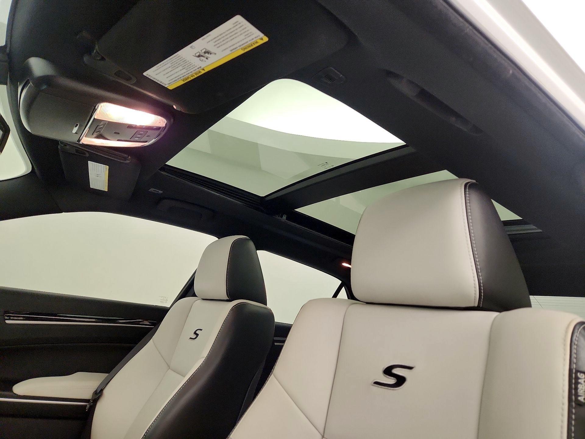 Thumbnail: 2019 Chrysler 300 - 20