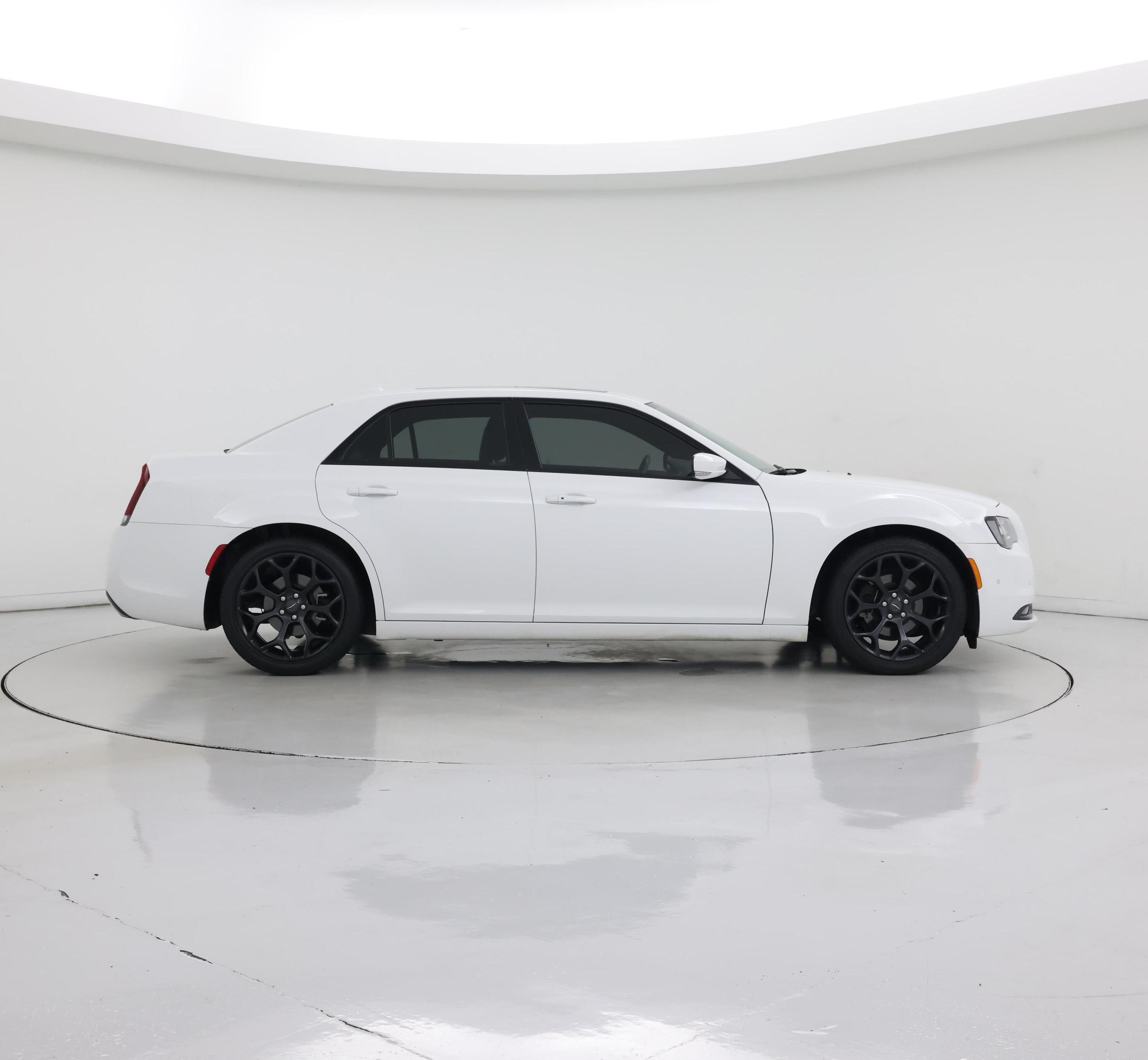 Thumbnail: 2019 Chrysler 300 - 7