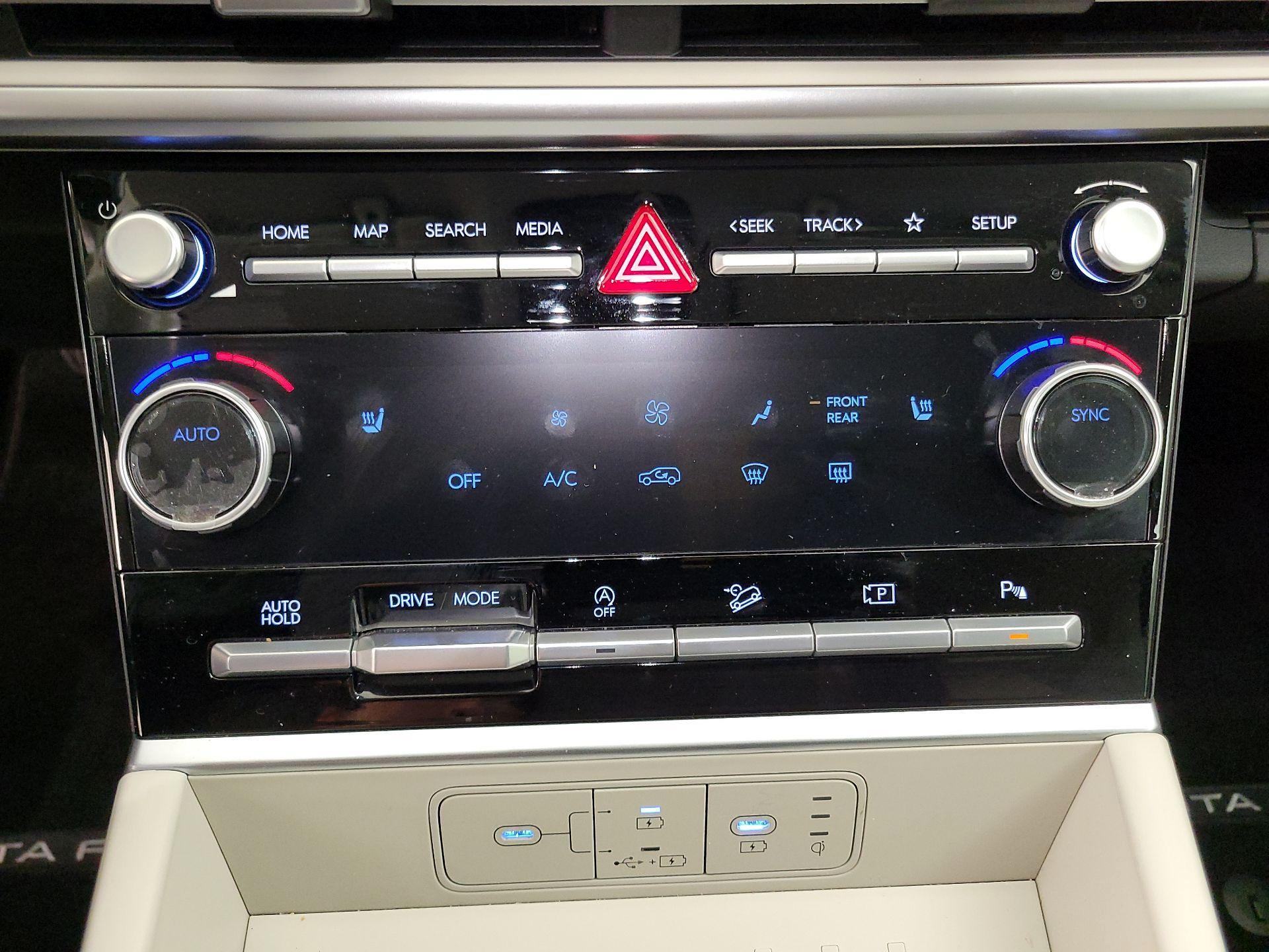 Thumbnail: 2024 Hyundai Santa Fe - 16