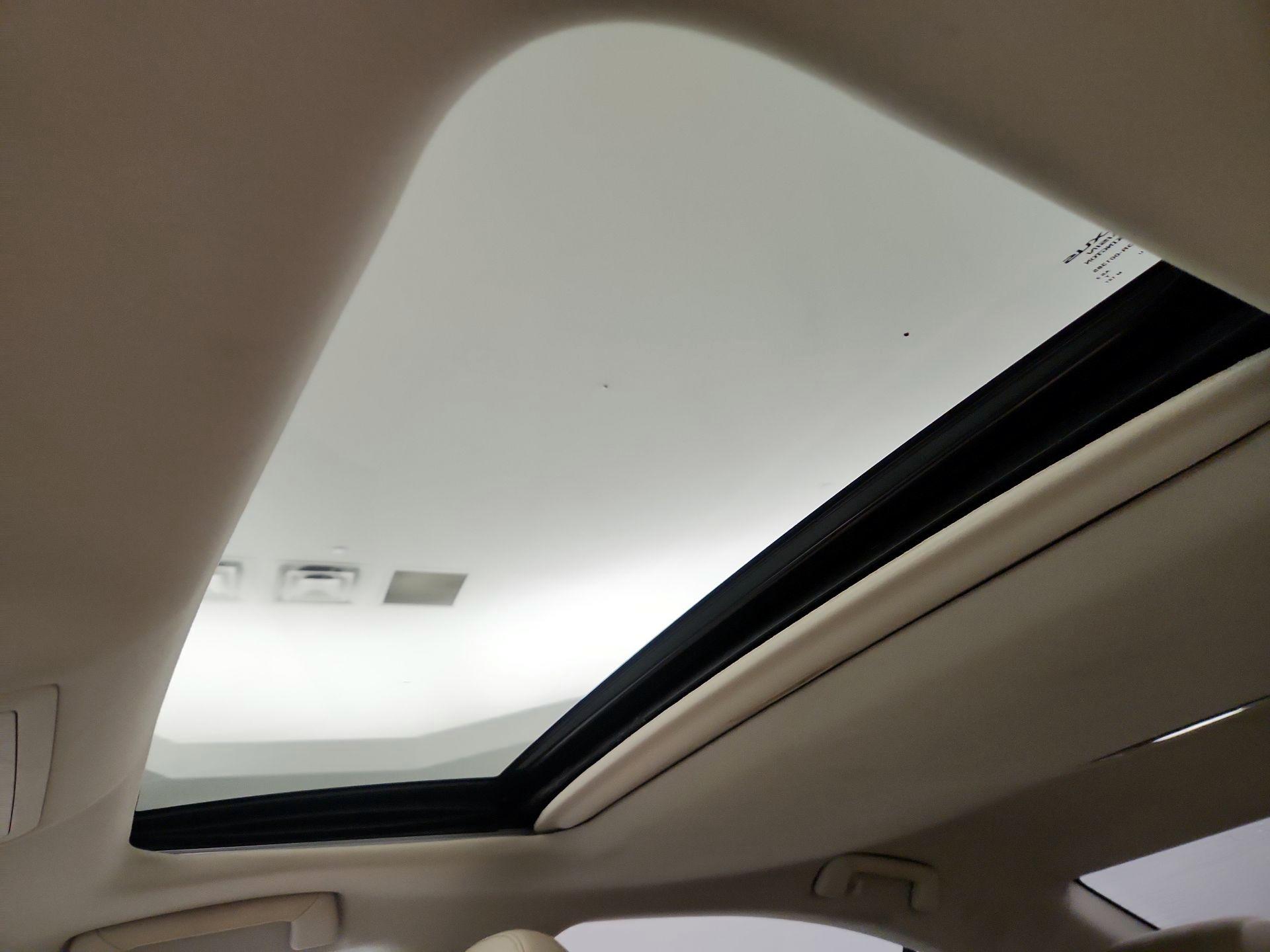 Thumbnail: 2016 Lexus ES - 18