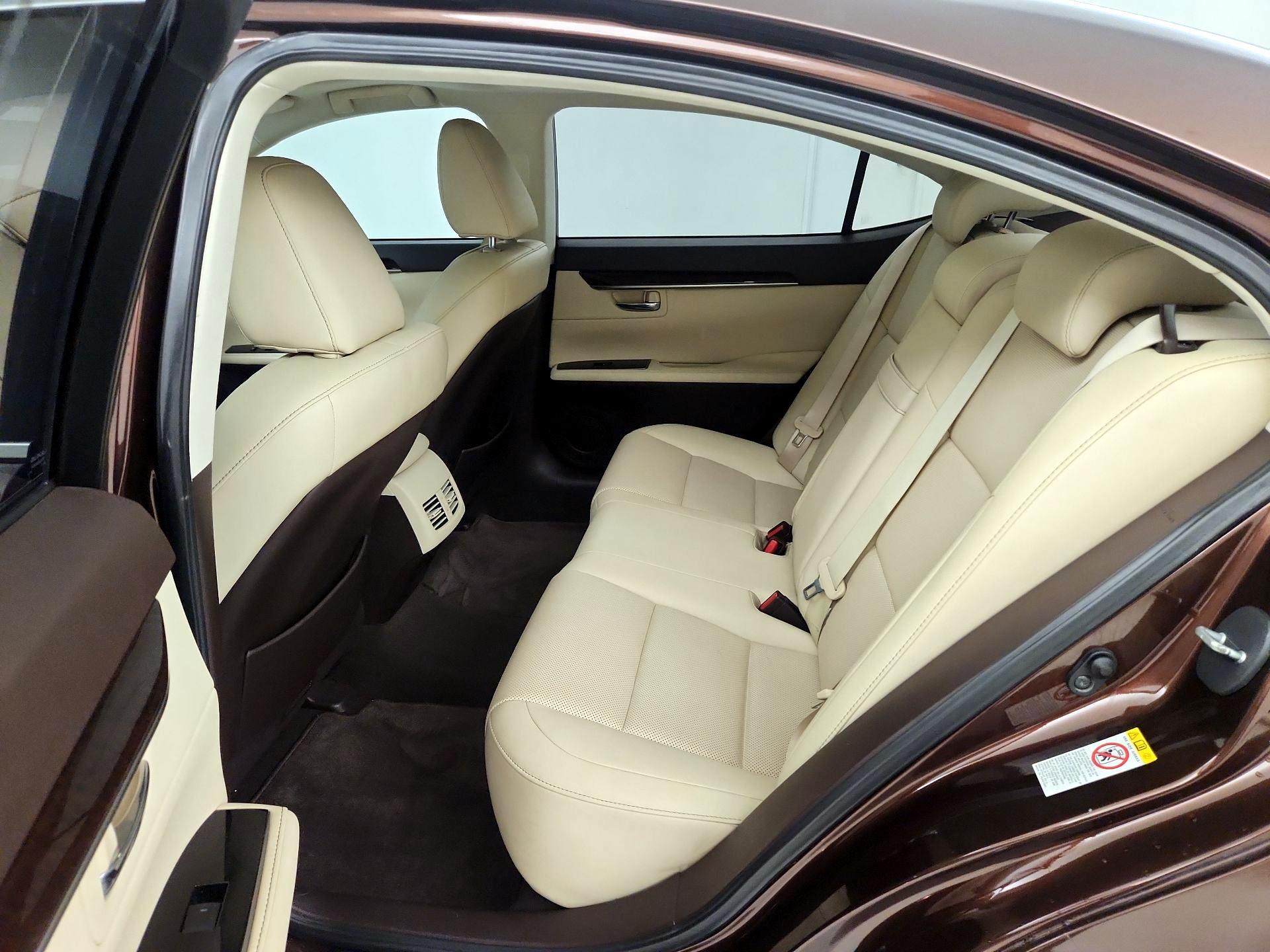 Thumbnail: 2016 Lexus ES - 19