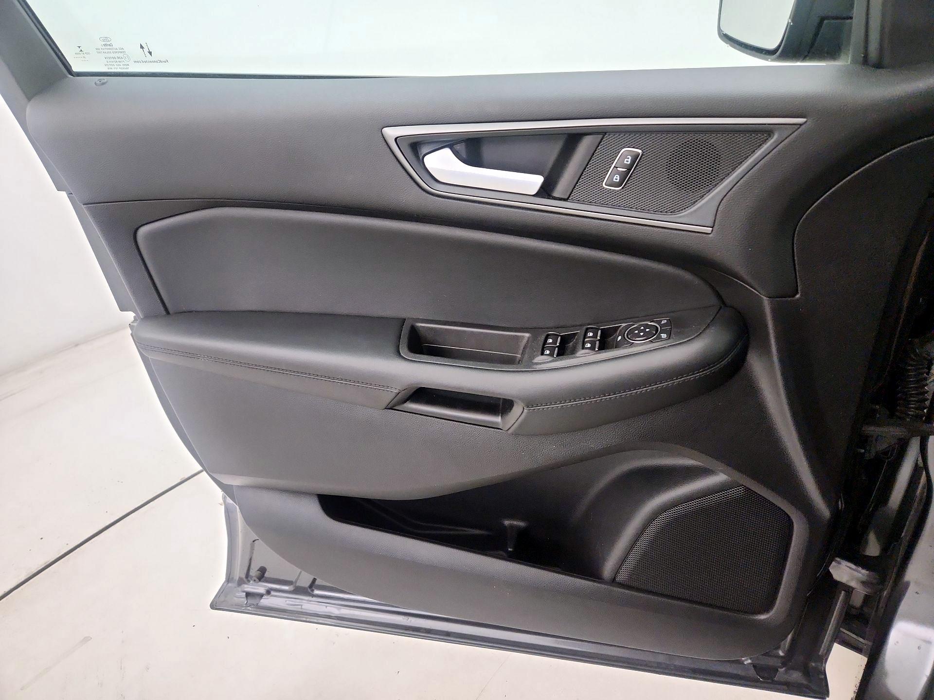 Thumbnail: 2020 Ford Edge - 12