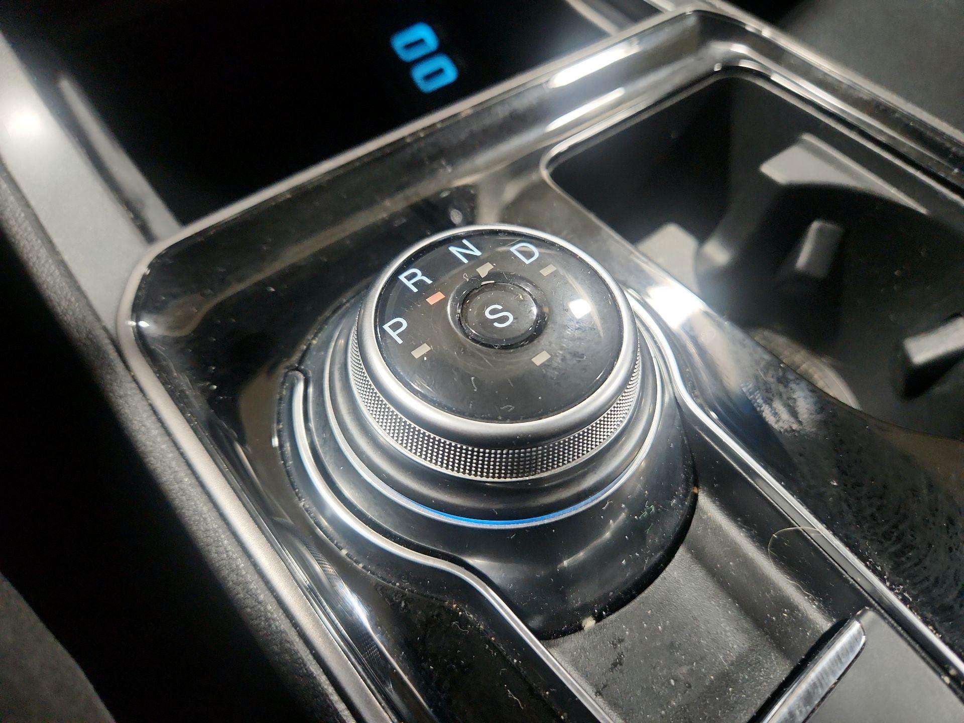 Thumbnail: 2020 Ford Edge - 15