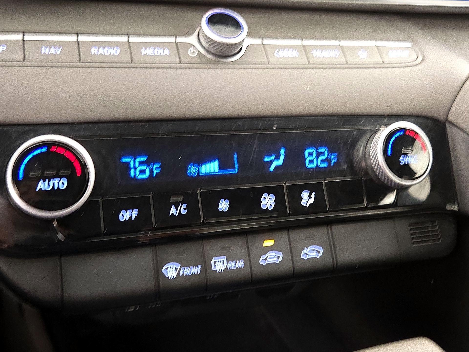 Thumbnail: 2024 Hyundai Elantra - 17