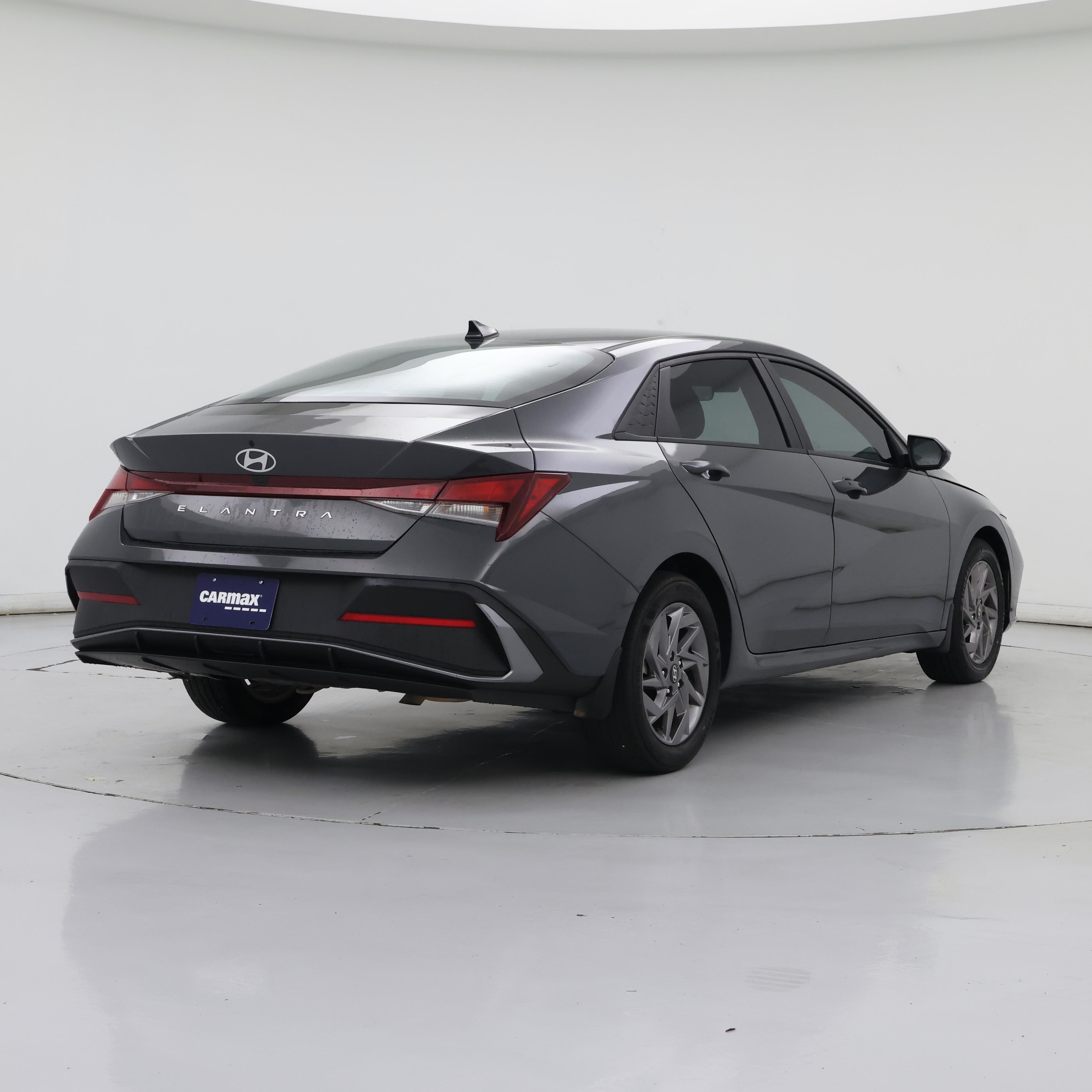 Thumbnail: 2024 Hyundai Elantra - 8