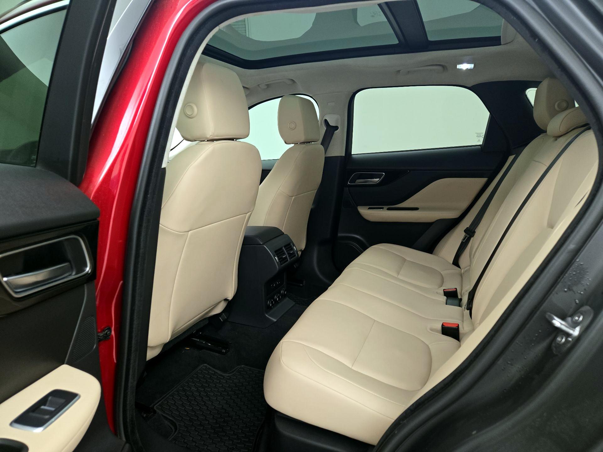 Thumbnail: 2019 Jaguar F-Pace - 20