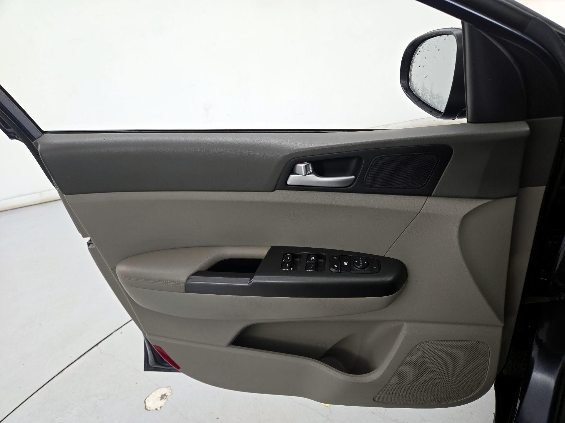 Thumbnail: 2018 Kia Sportage - 12