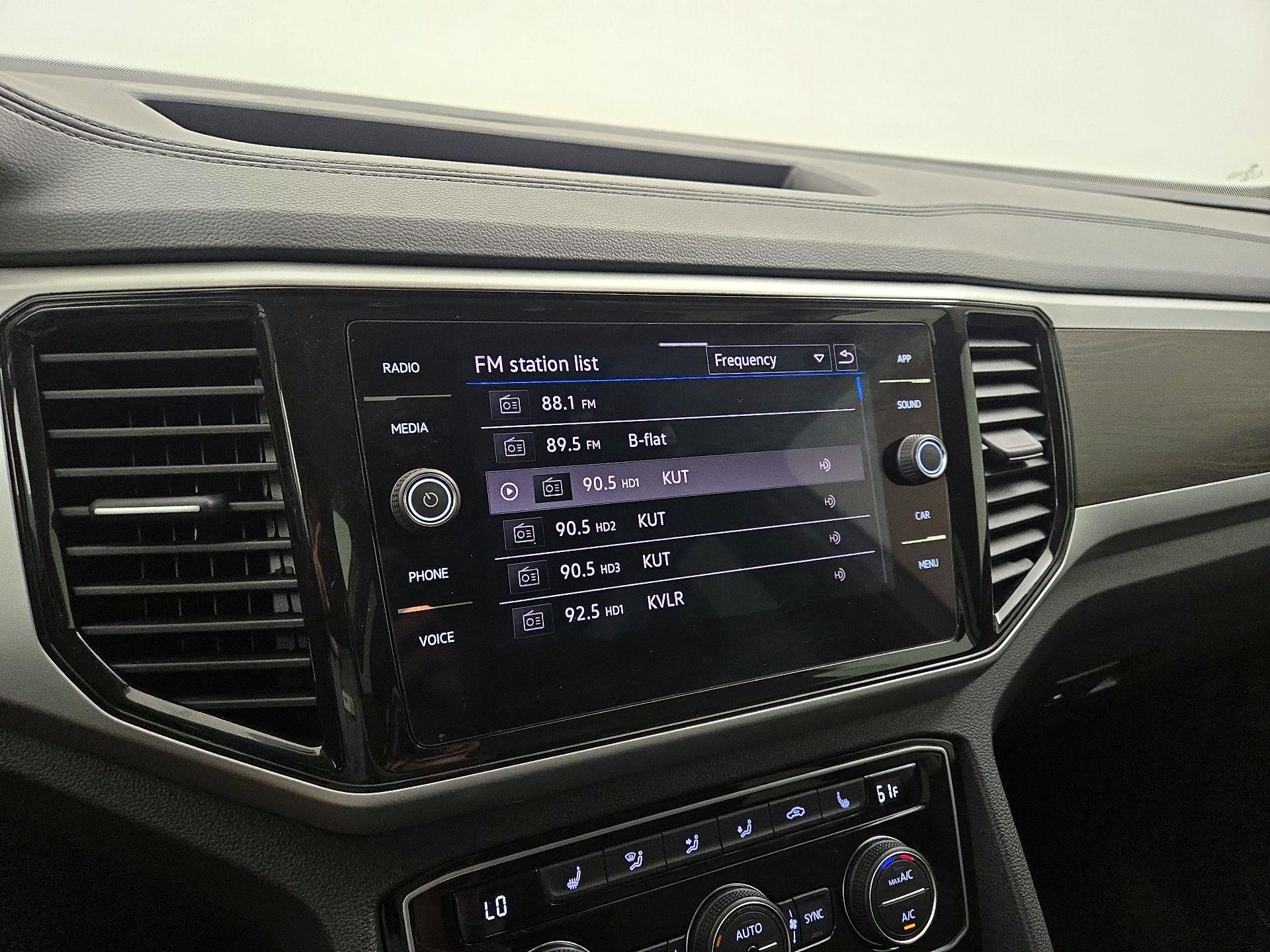 Thumbnail: 2022 Volkswagen Atlas - 15