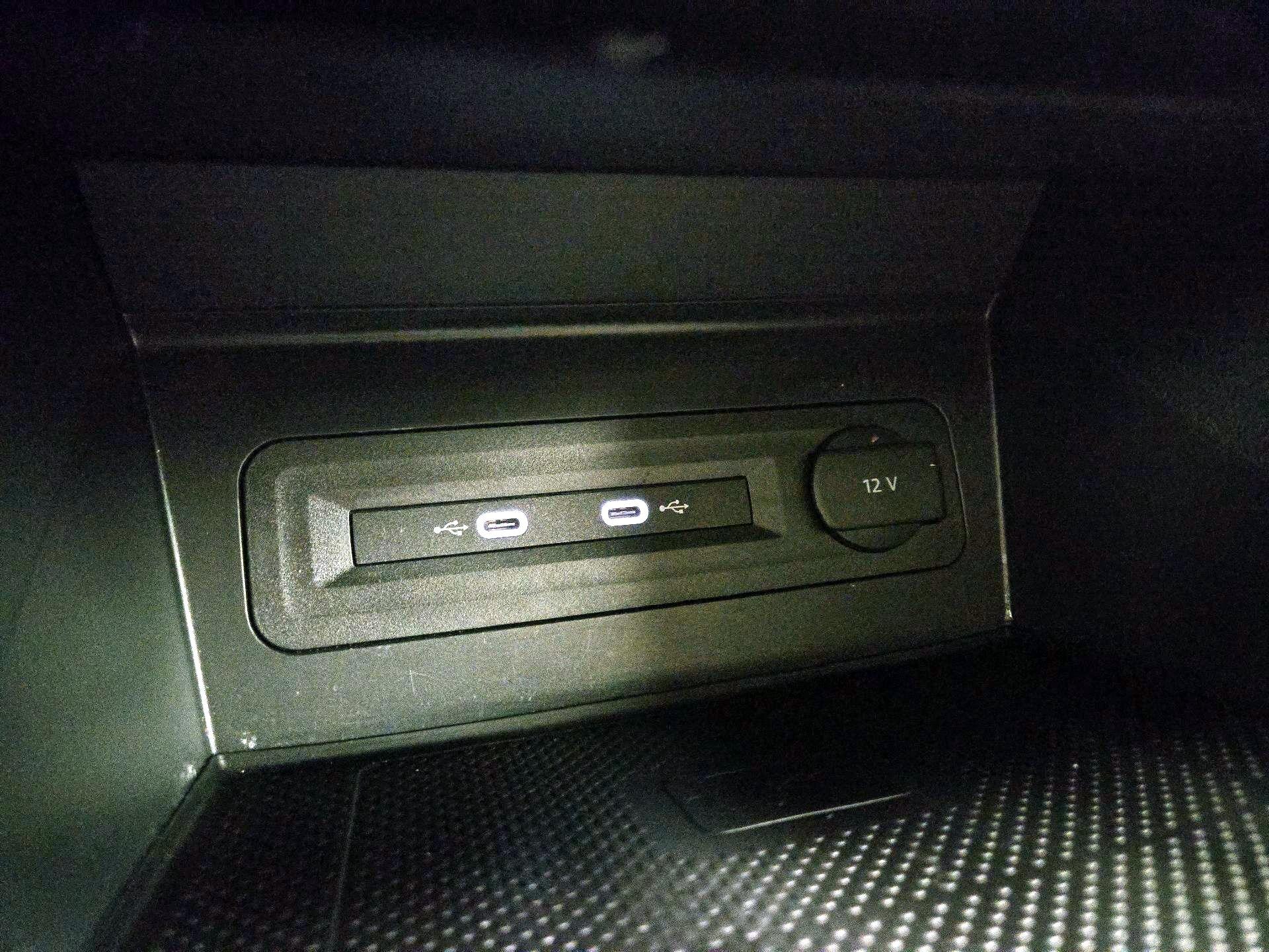 Thumbnail: 2022 Volkswagen Atlas - 18