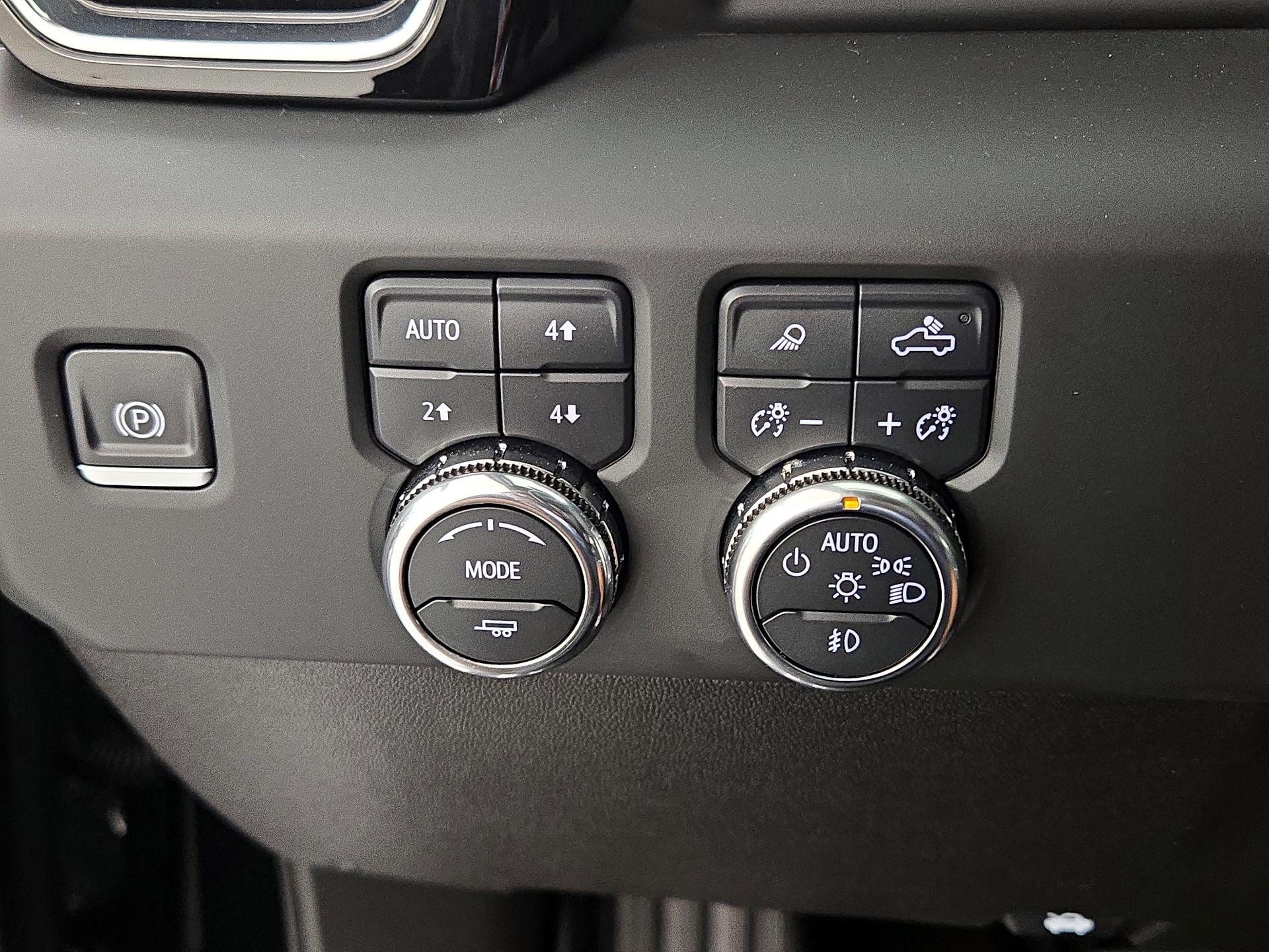 Thumbnail: 2024 GMC Sierra 2500 - 13