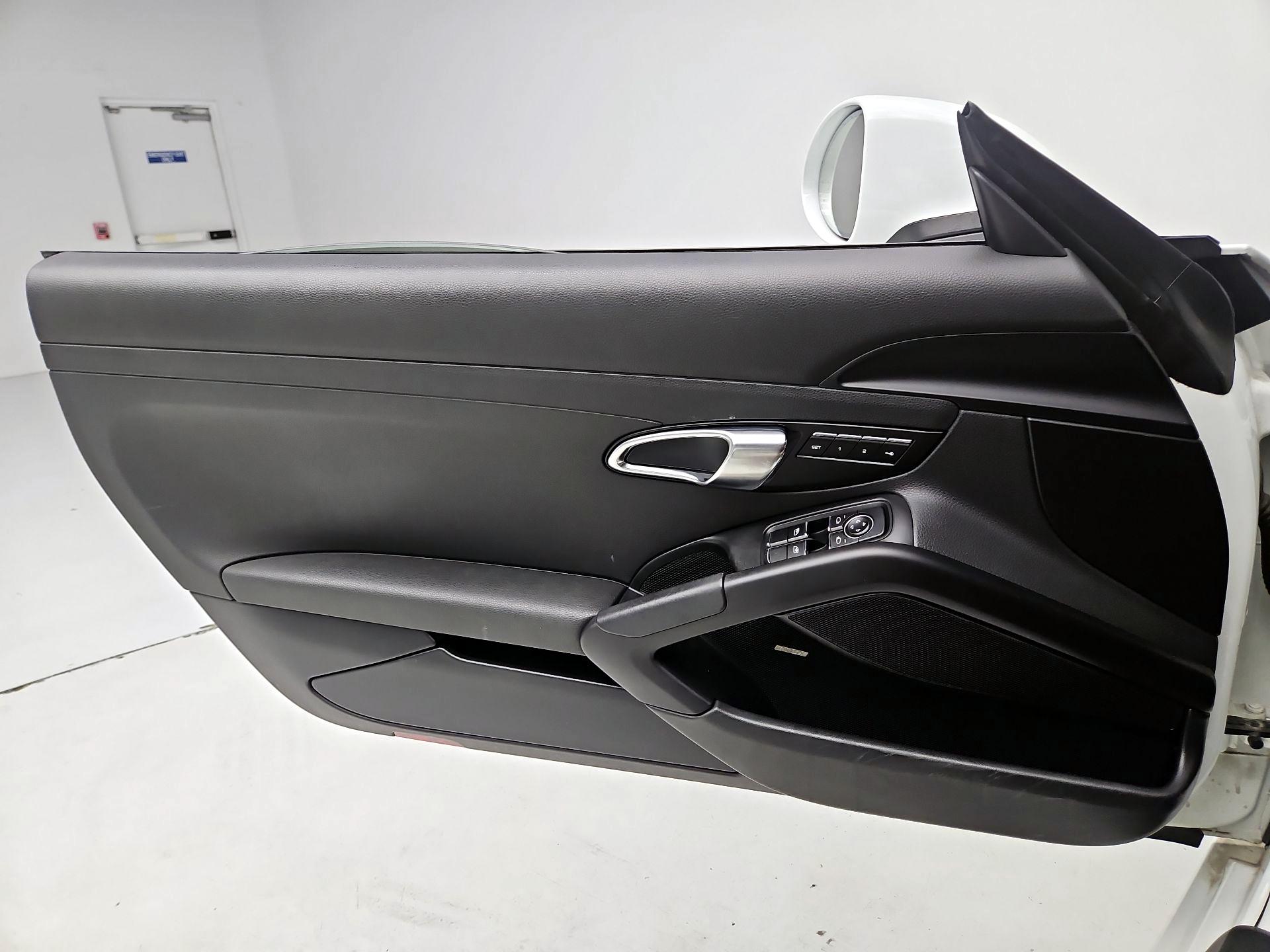 Thumbnail: 2018 Porsche 718 Cayman - 12