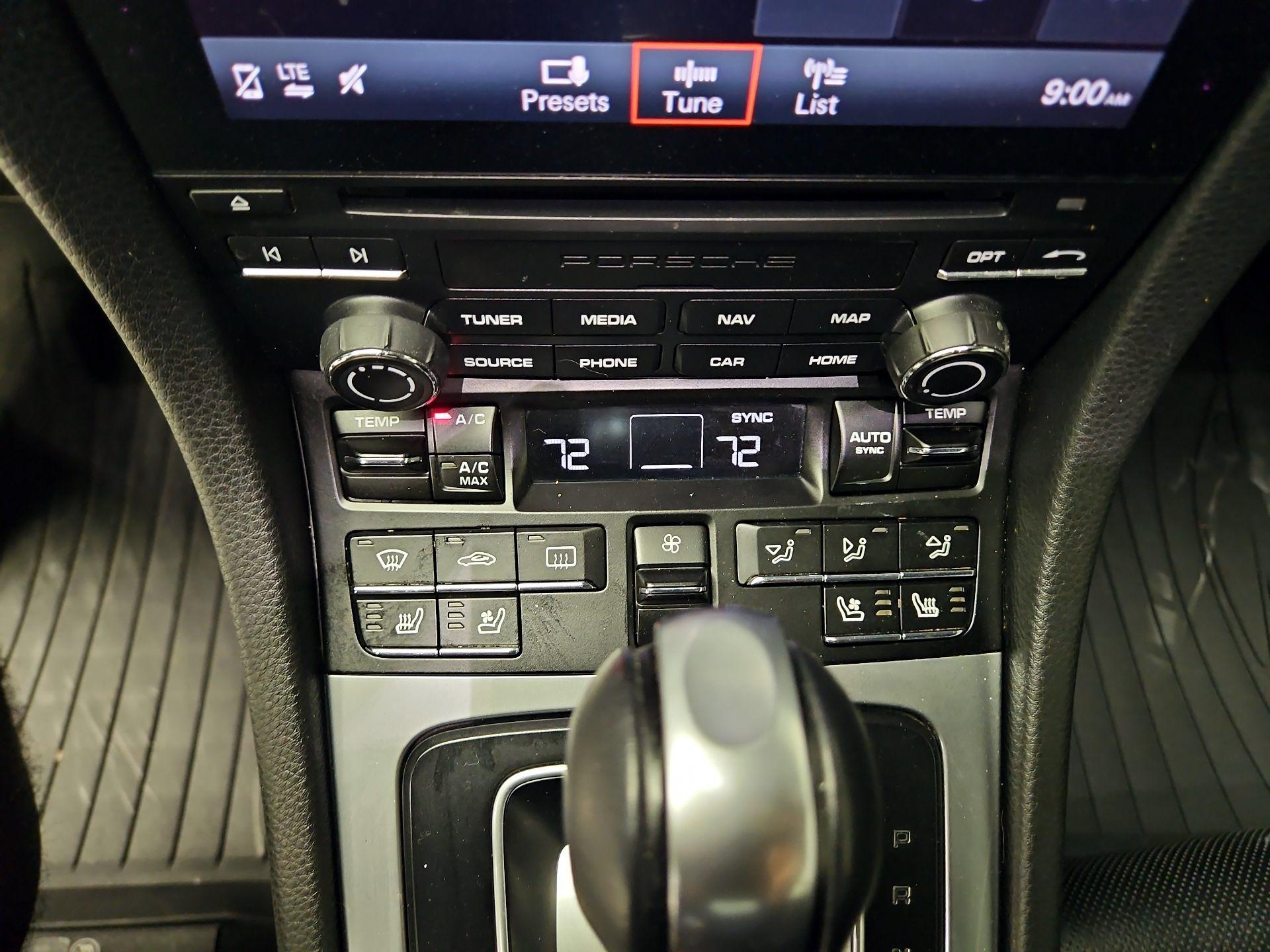 Thumbnail: 2018 Porsche 718 Cayman - 17