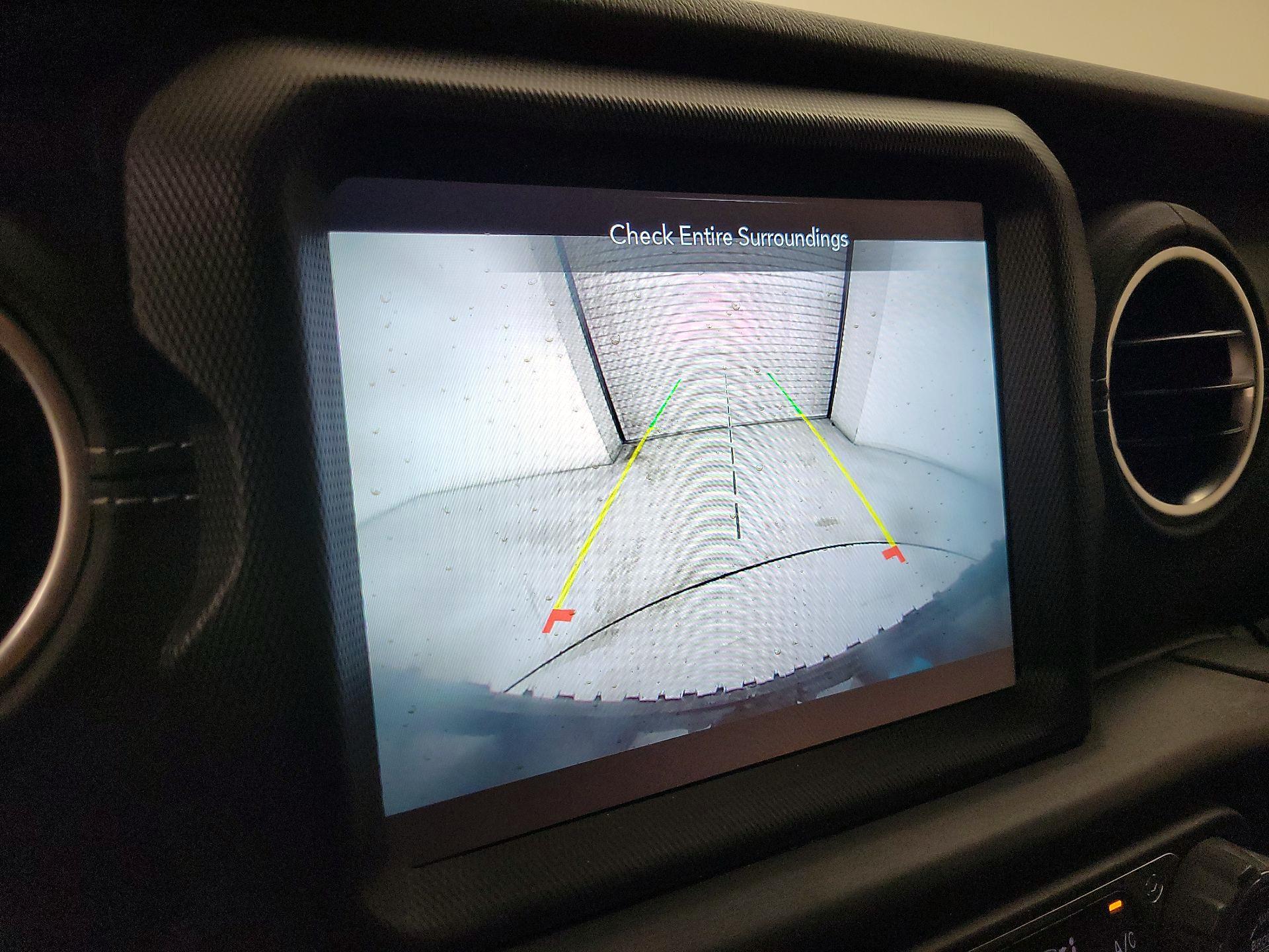 Thumbnail: 2022 Jeep Wrangler - 15