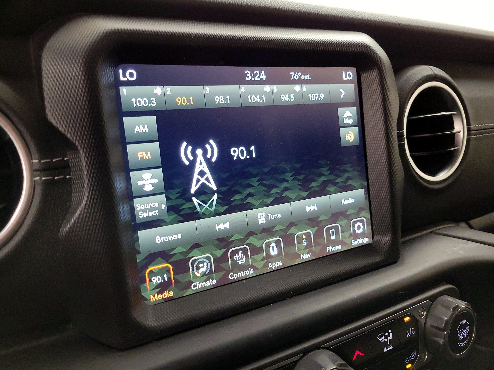 Thumbnail: 2022 Jeep Wrangler - 16