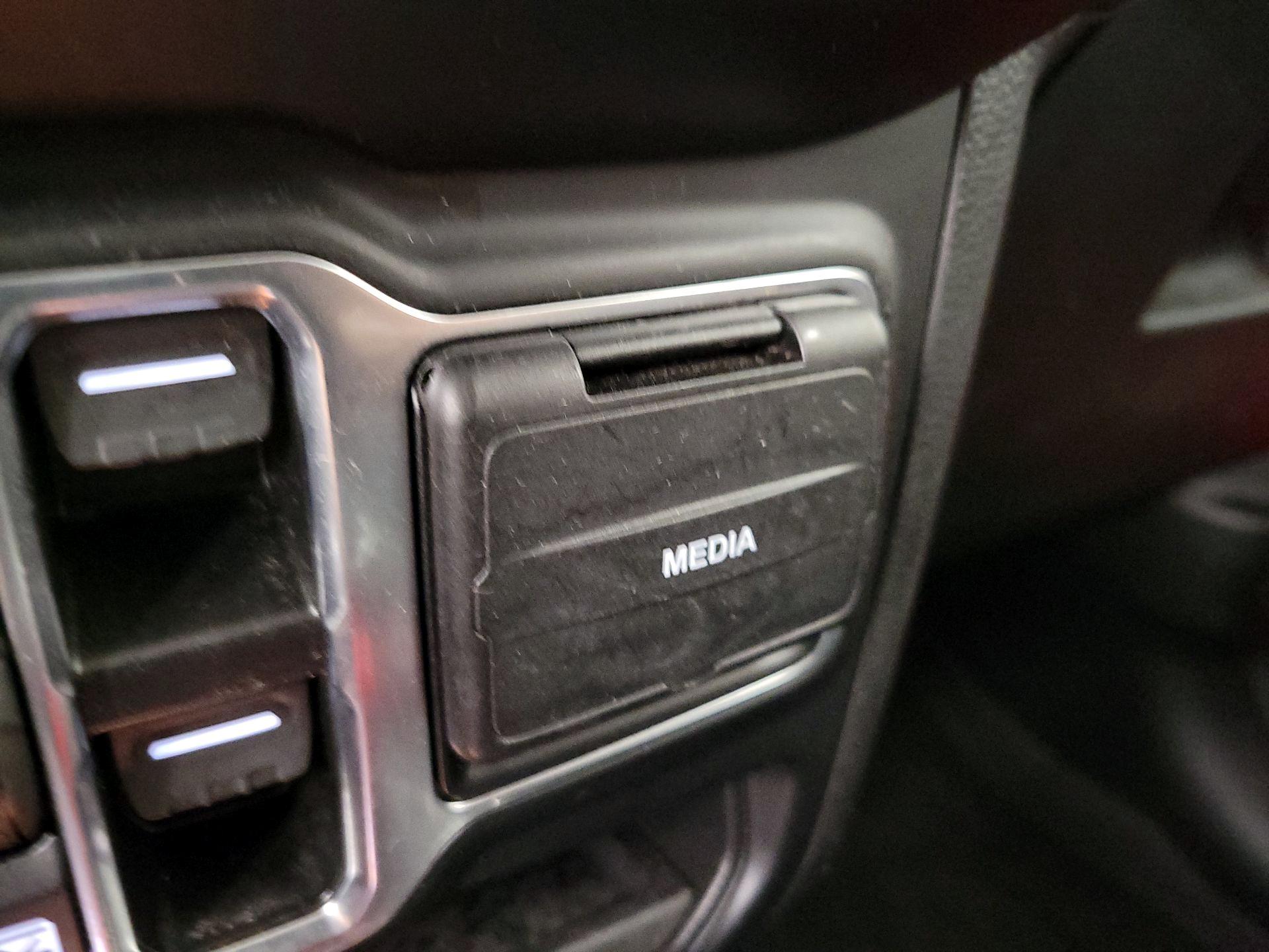 Thumbnail: 2022 Jeep Wrangler - 19