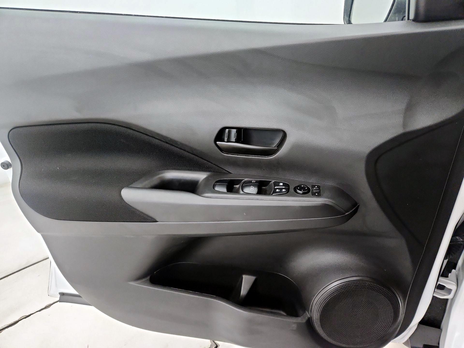 Thumbnail: 2021 Nissan Kicks - 12