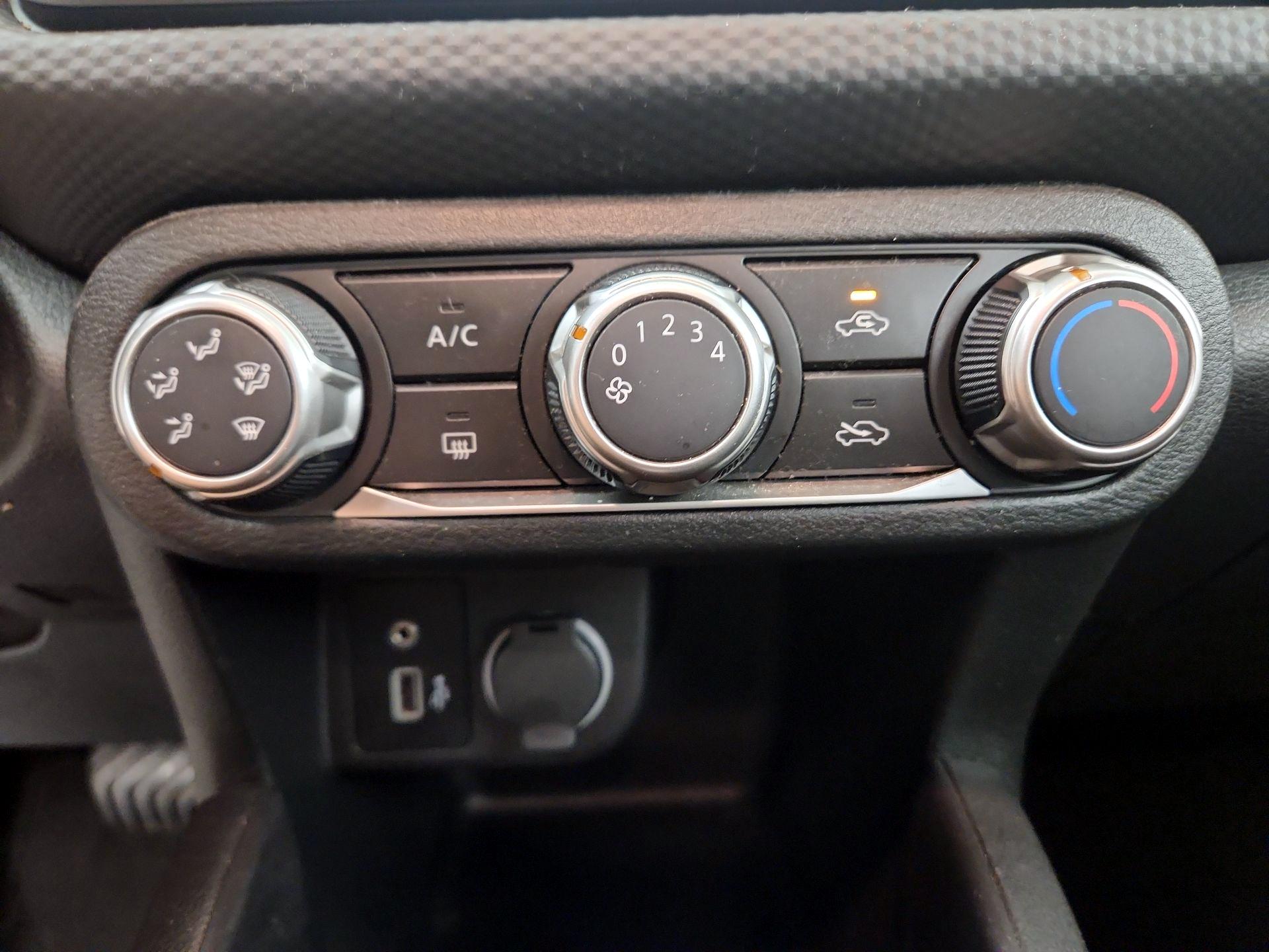 Thumbnail: 2021 Nissan Kicks - 14