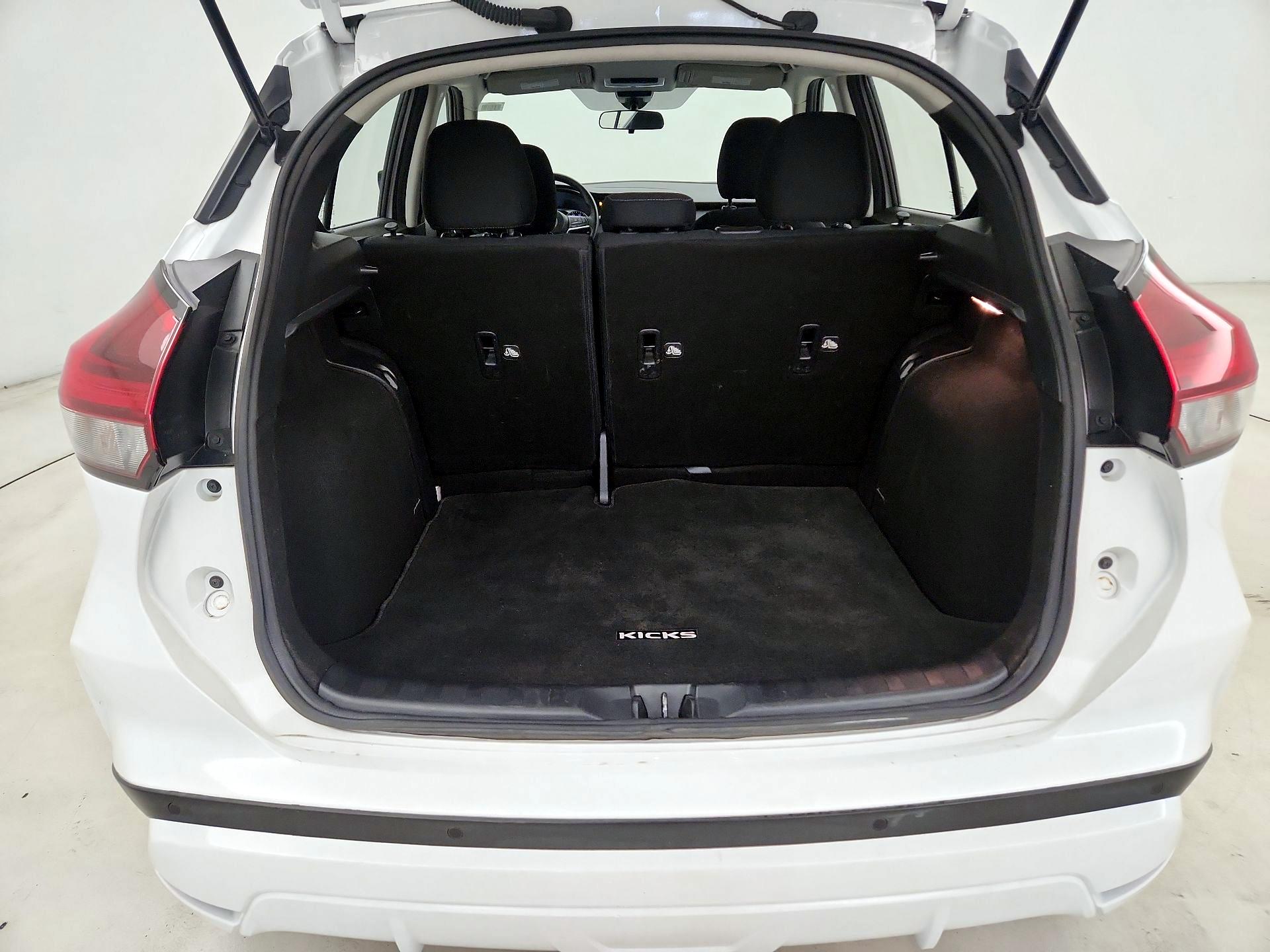 Thumbnail: 2021 Nissan Kicks - 16