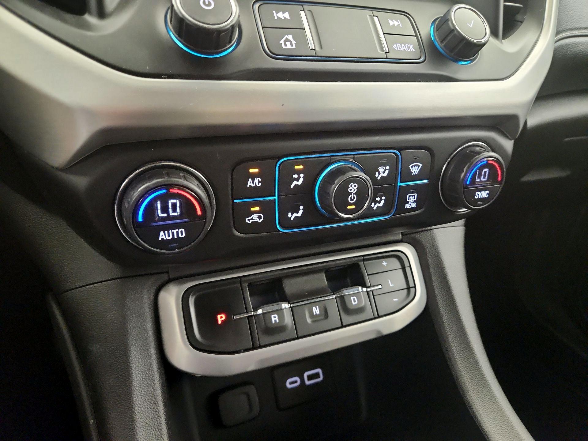 Thumbnail: 2022 GMC Acadia - 16