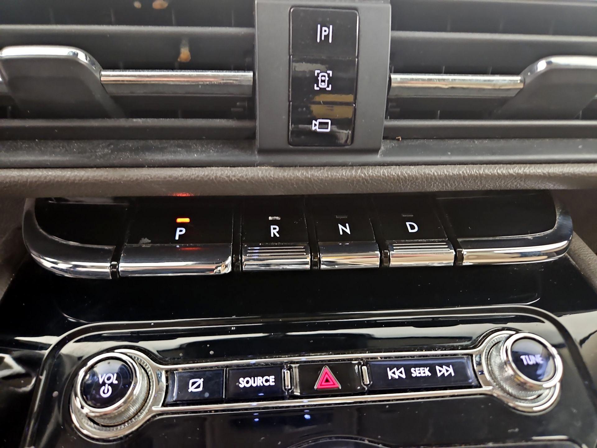 Thumbnail: 2020 Lincoln Corsair - 18