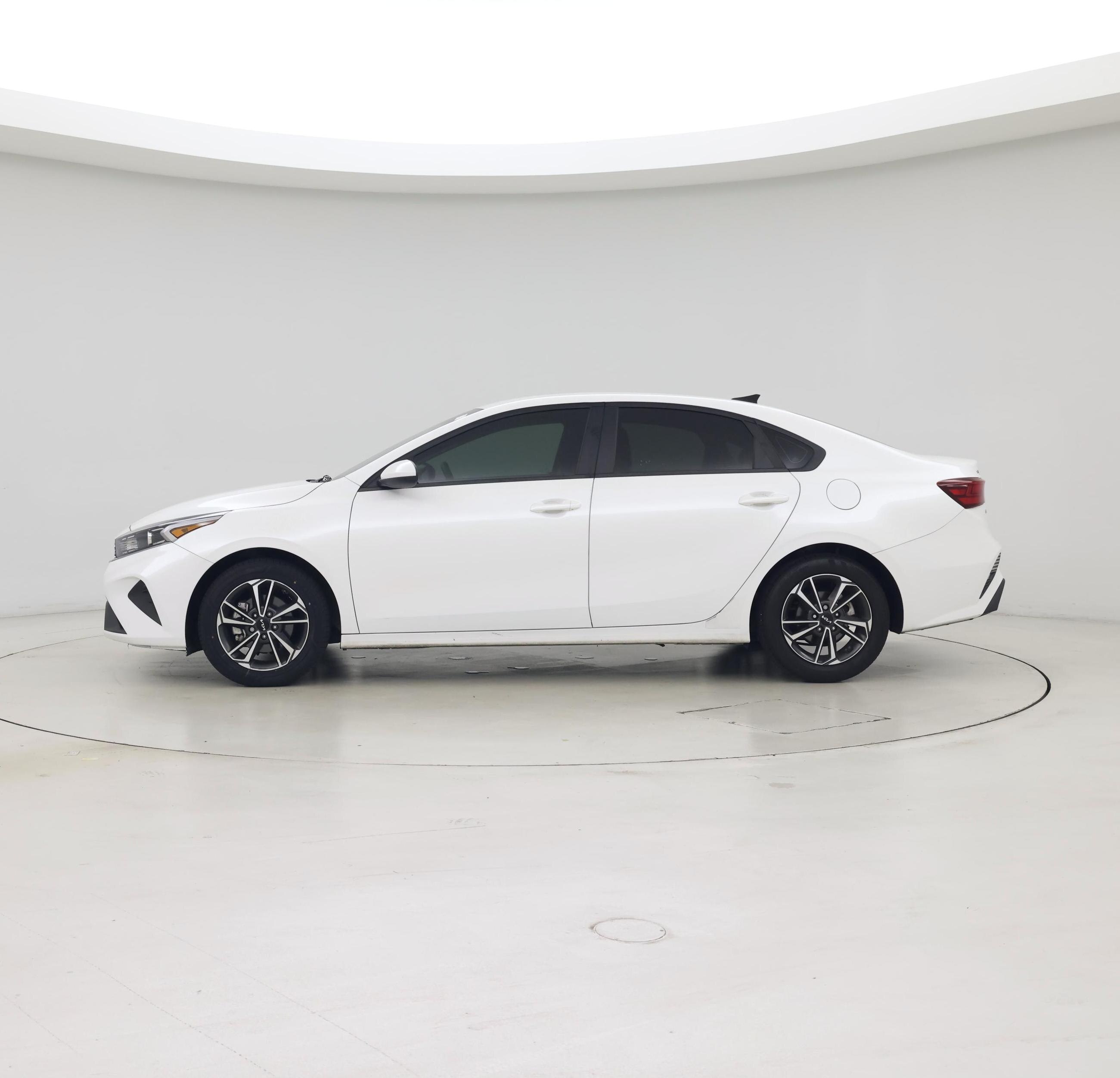 Thumbnail: 2024 Kia Forte - 3